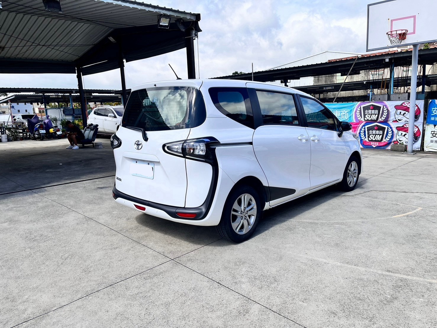 TOYOTA SIENTA 1.5L 豪華 2023 Image 4