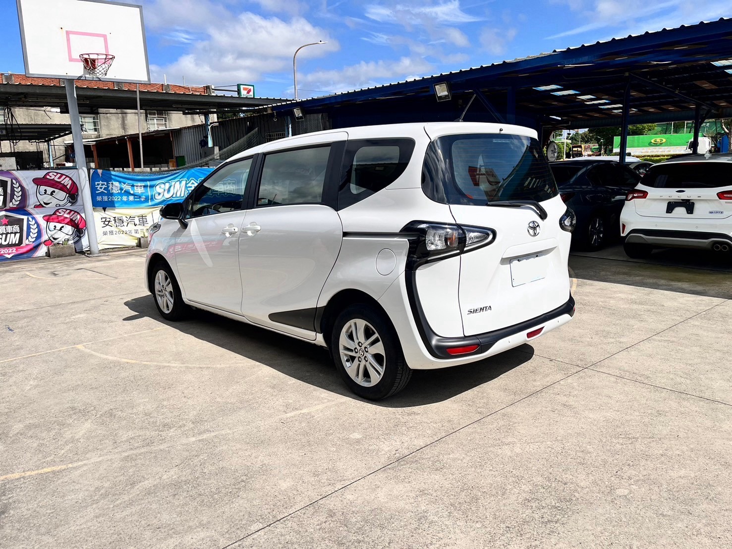 TOYOTA SIENTA 1.5L 豪華 2023 Image 6