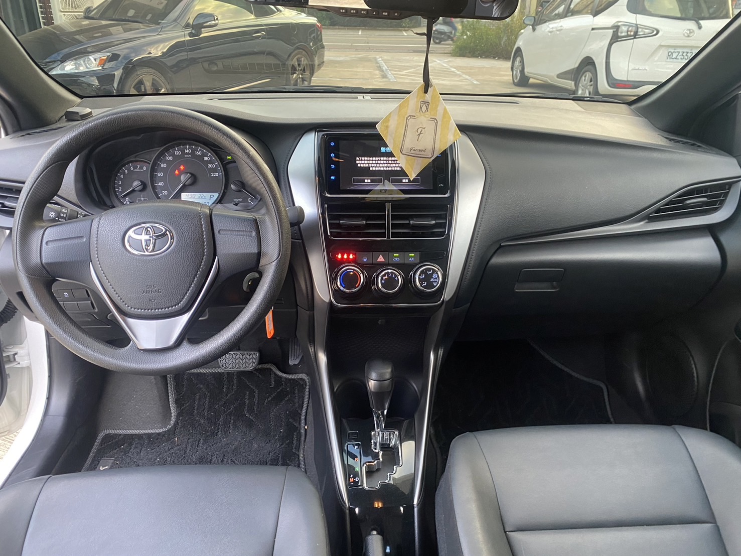 TOYOTA YARIS 1.5L 豪華 2023 Image 8