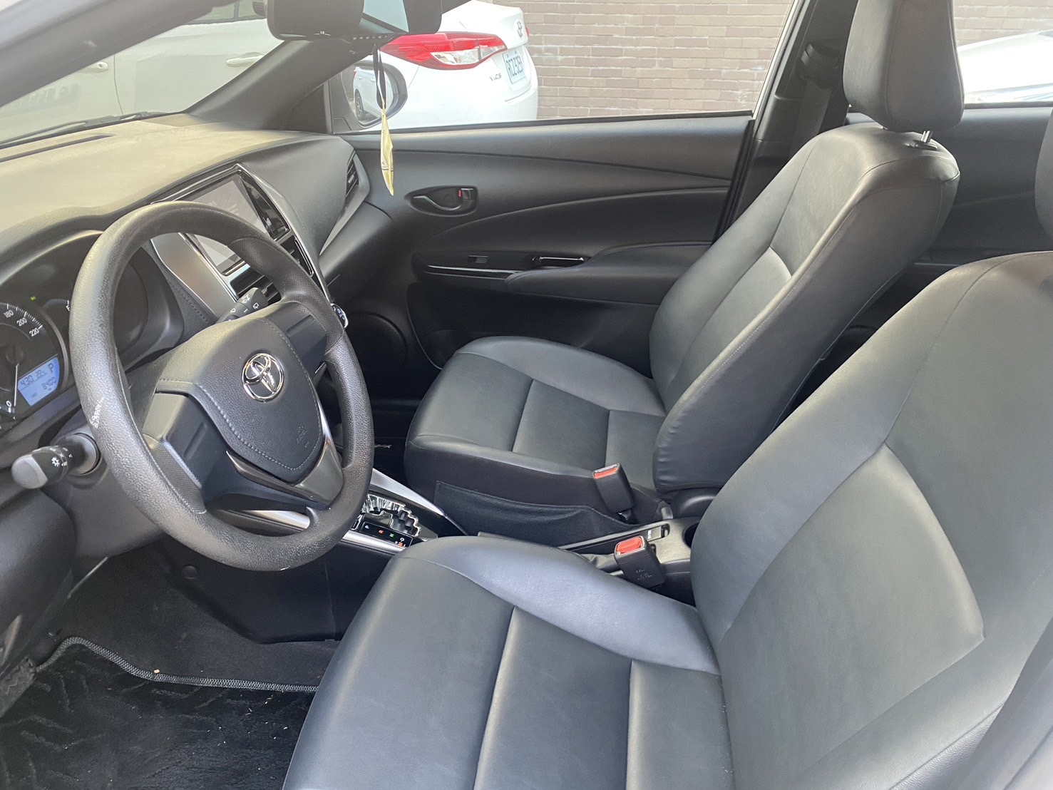 TOYOTA YARIS 1.5L 豪華 2023 Image 9