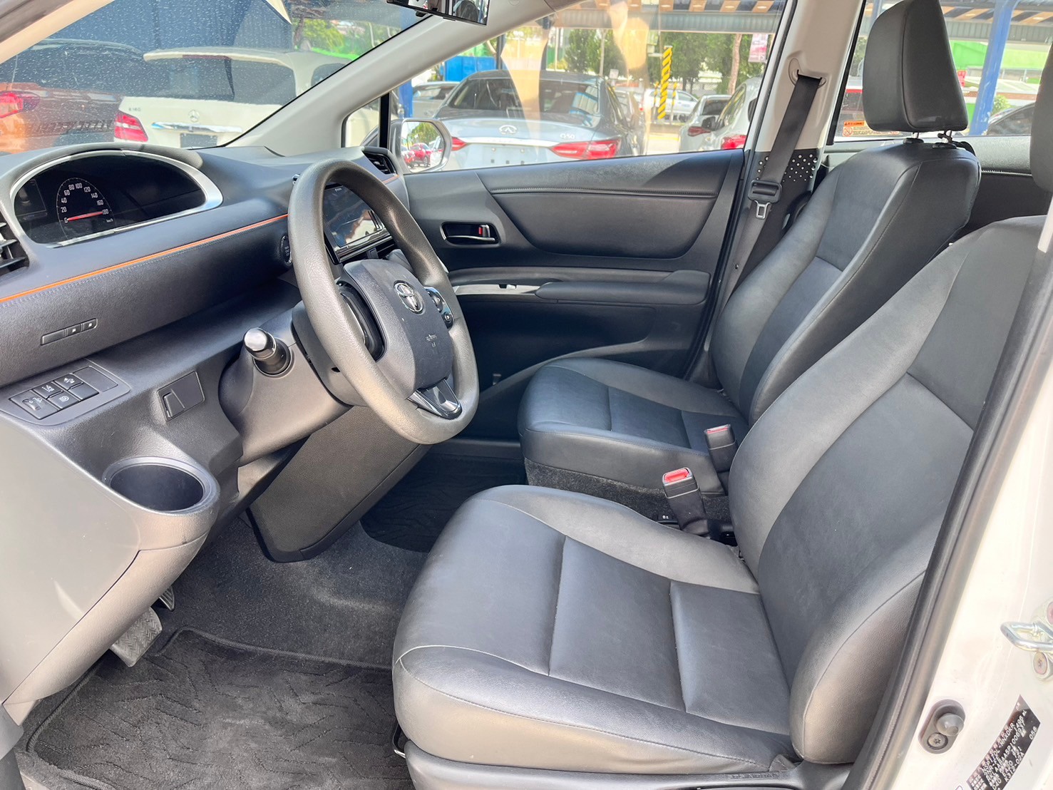 TOYOTA SIENTA 1.5L 豪華 2023 Image 9