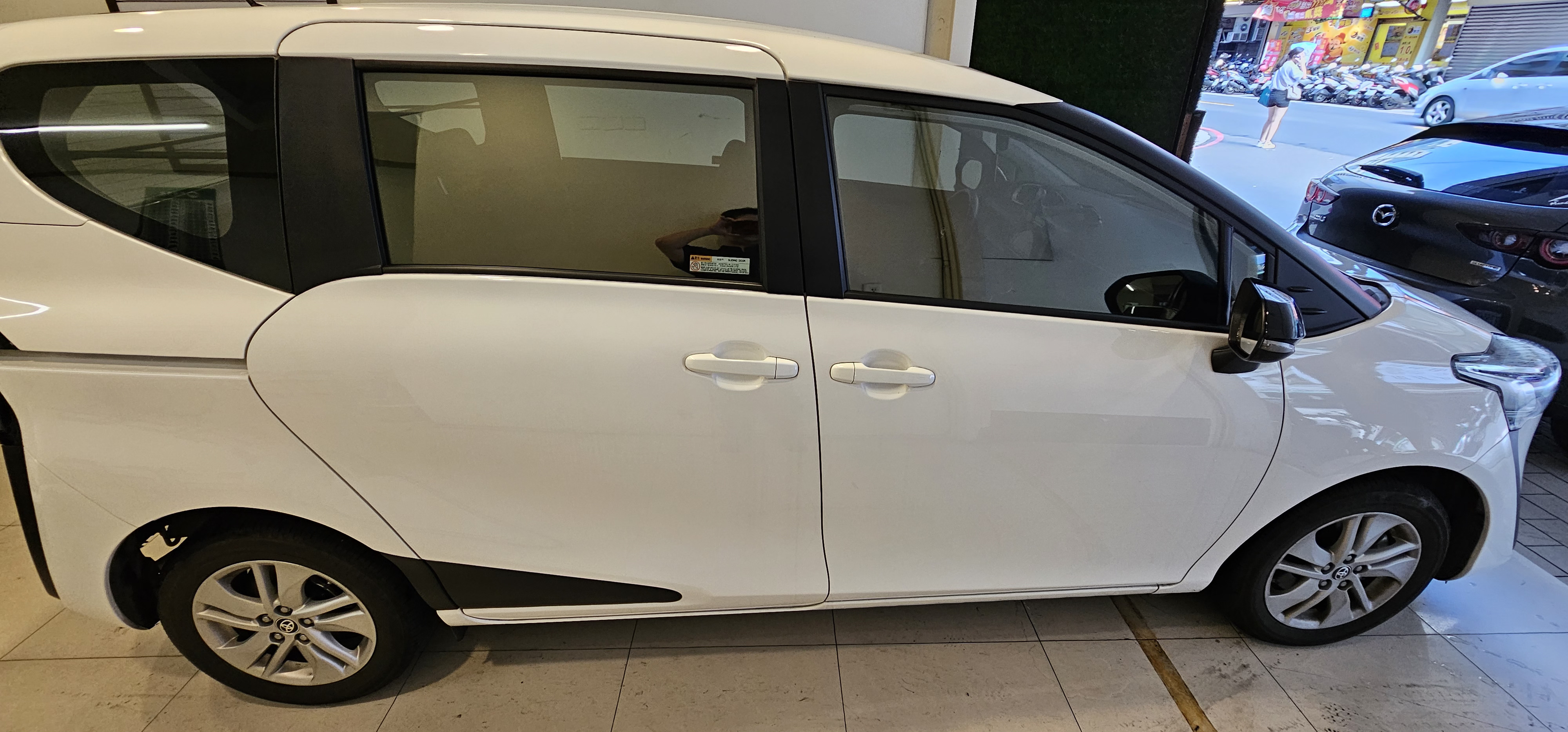 TOYOTA SIENTA 1.5L 豪華 2023 Image 3