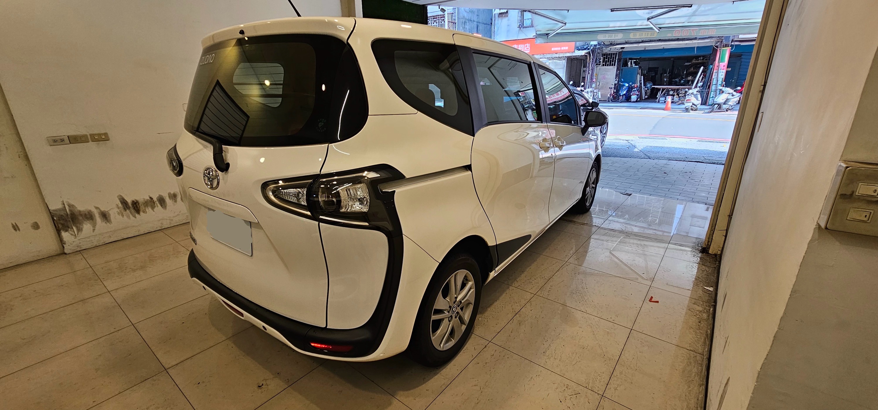 TOYOTA SIENTA 1.5L 豪華 2023 Image 4