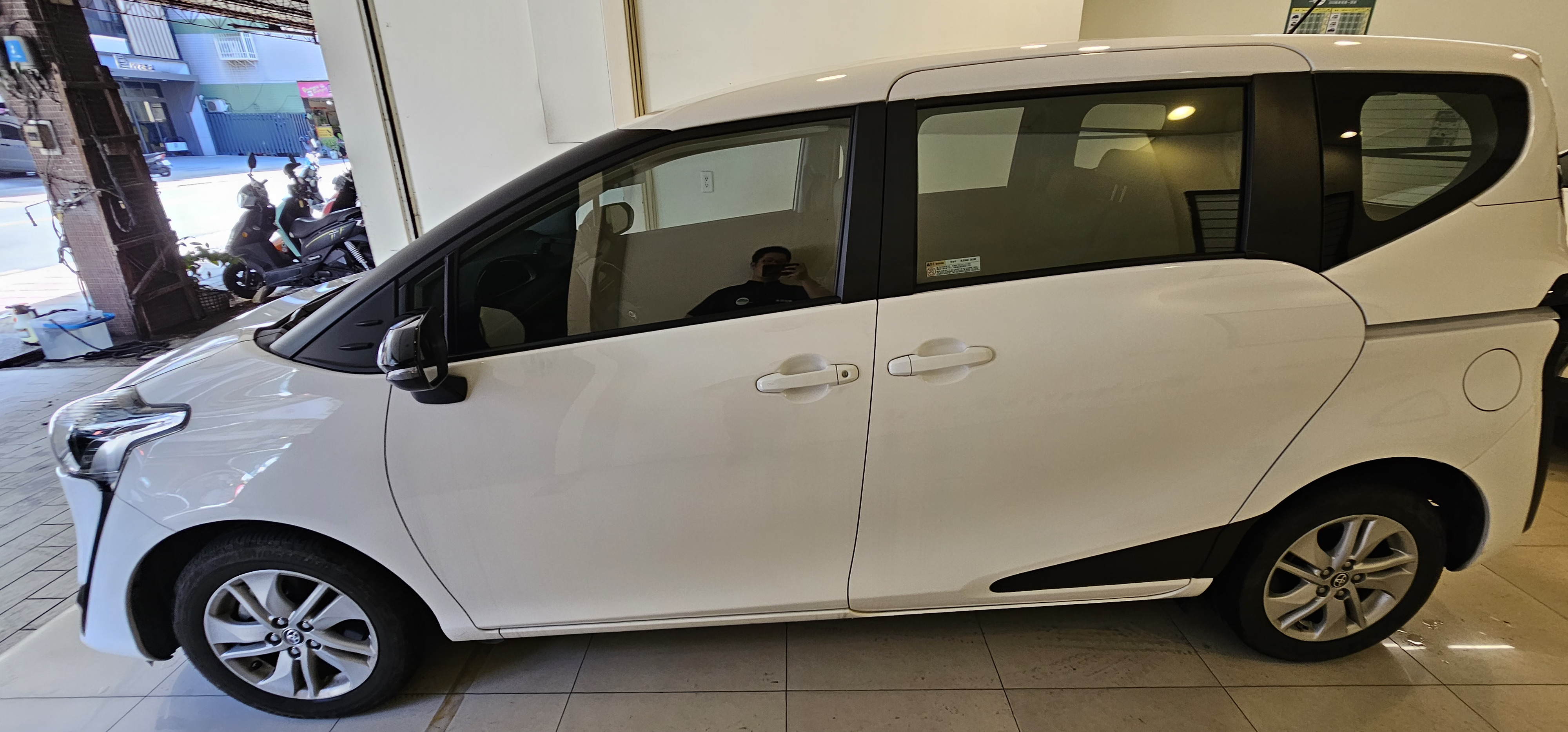 TOYOTA SIENTA 1.5L 豪華 2023 Image 7