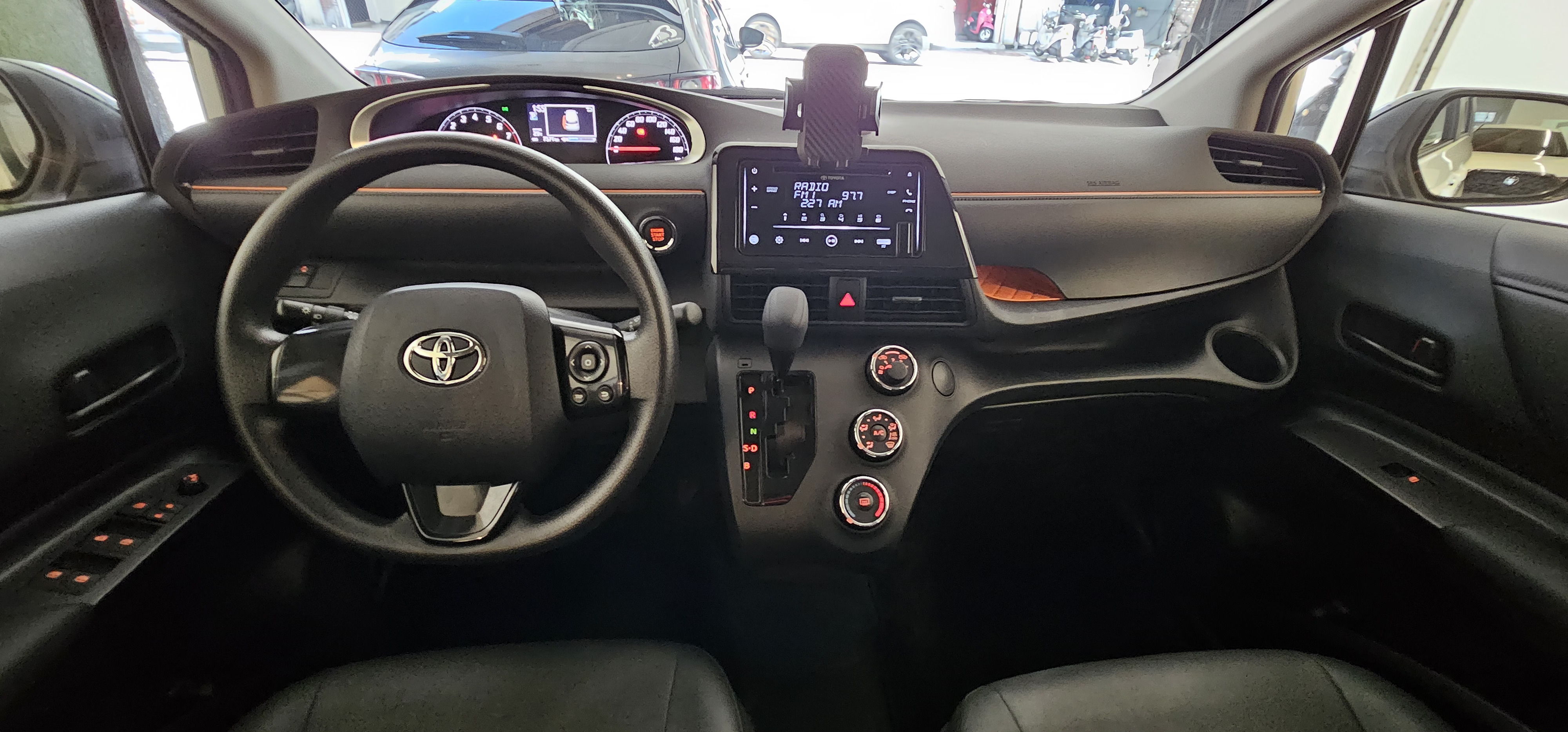 TOYOTA SIENTA 1.5L 豪華 2023 Image 8