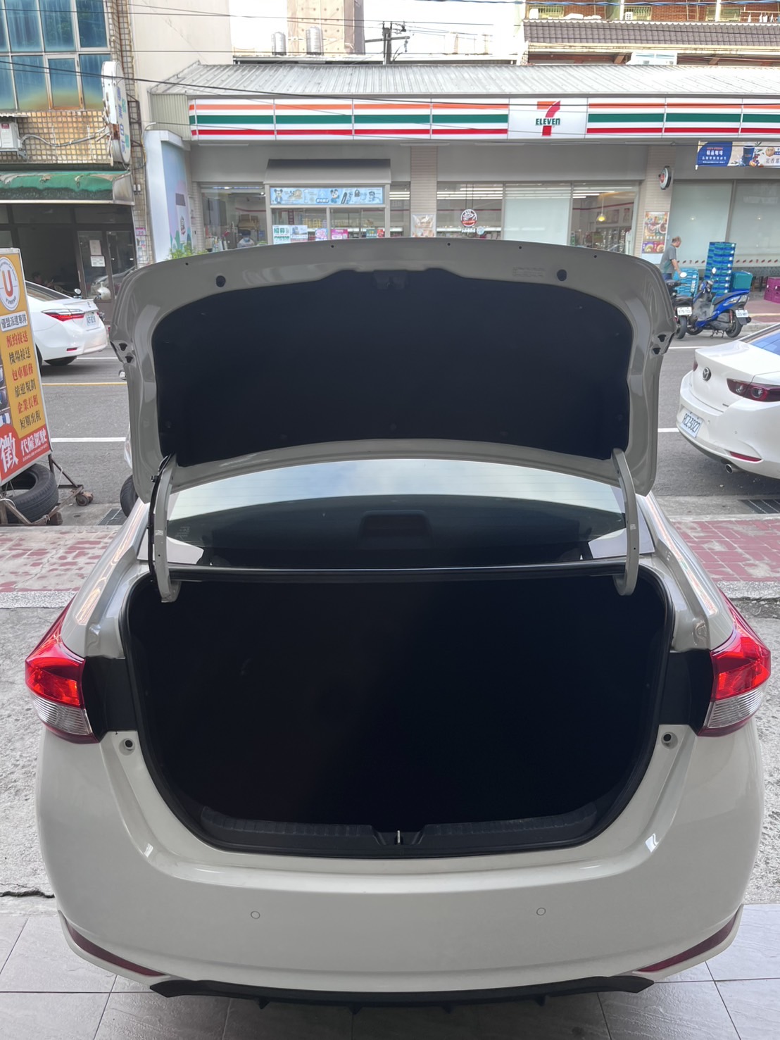 TOYOTA VIOS 1.5L 豪華 2023 Image 11