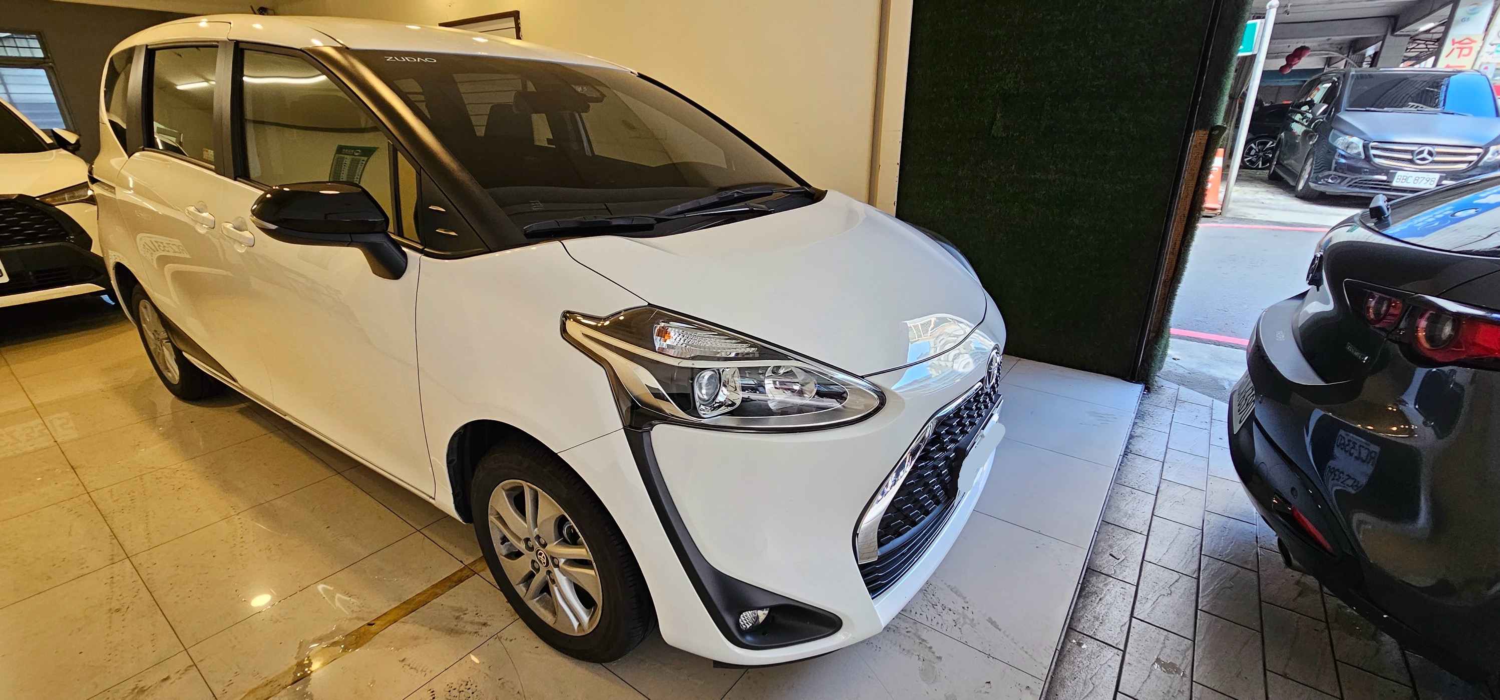 TOYOTA SIENTA 1.5L 豪華 2023 Image 1