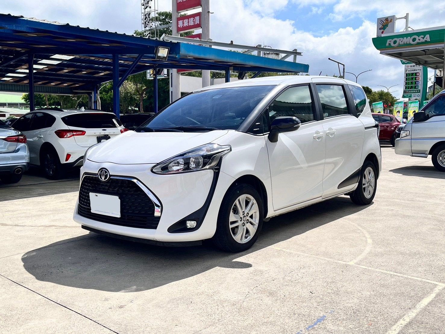 TOYOTA SIENTA 1.5L 豪華 2023 Image 1
