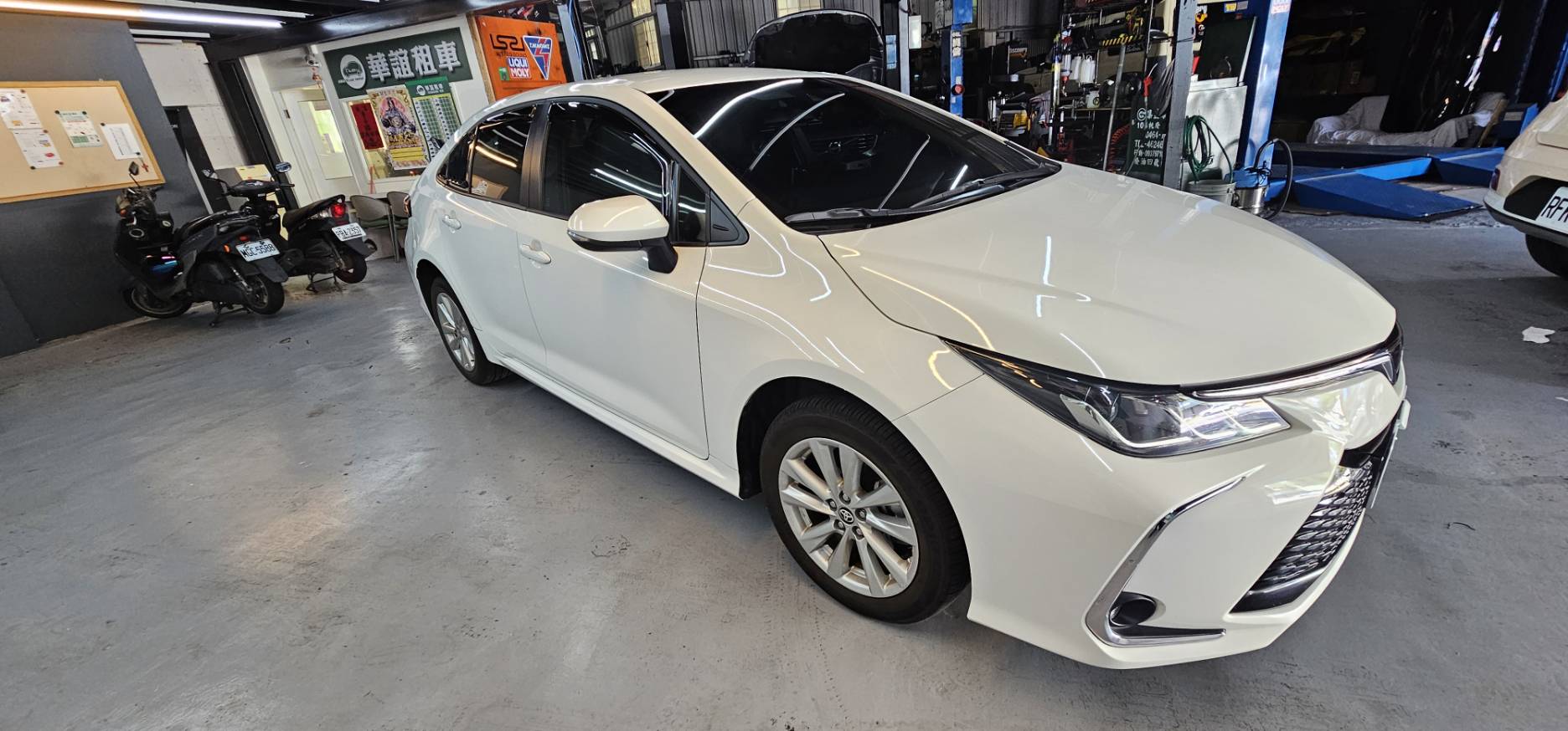 TOYOTA ALTIS 1.8L 豪華 2023 Image 1