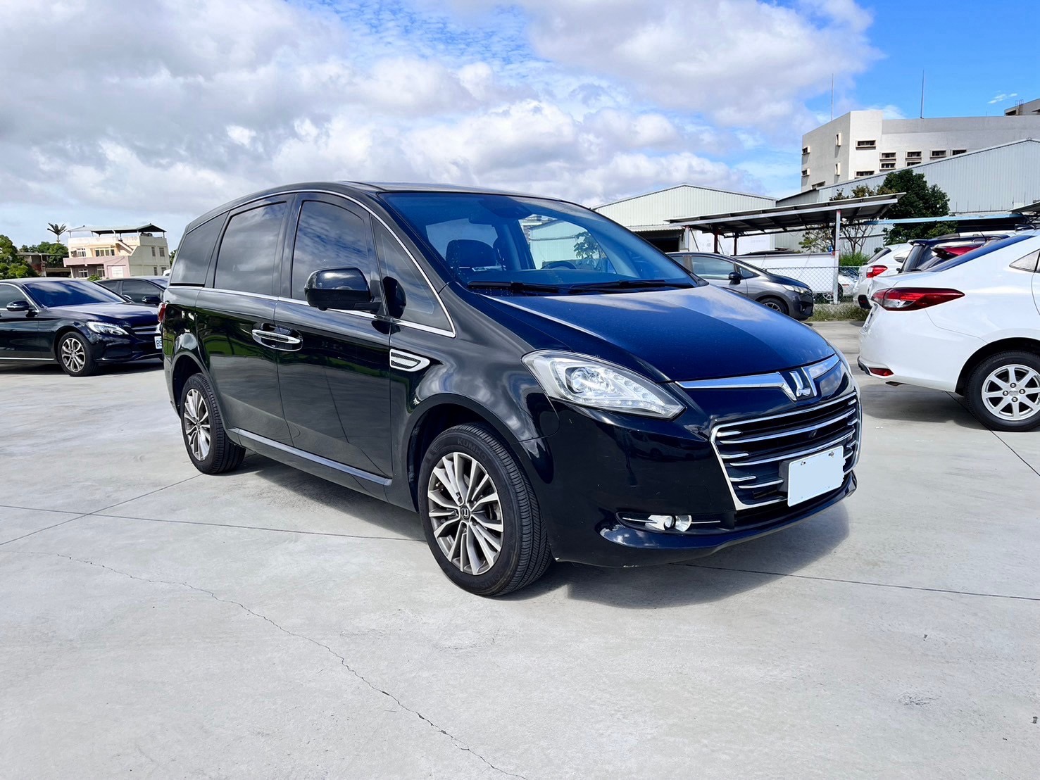 LUXGEN M7 舒適八人座 2019 Image 1