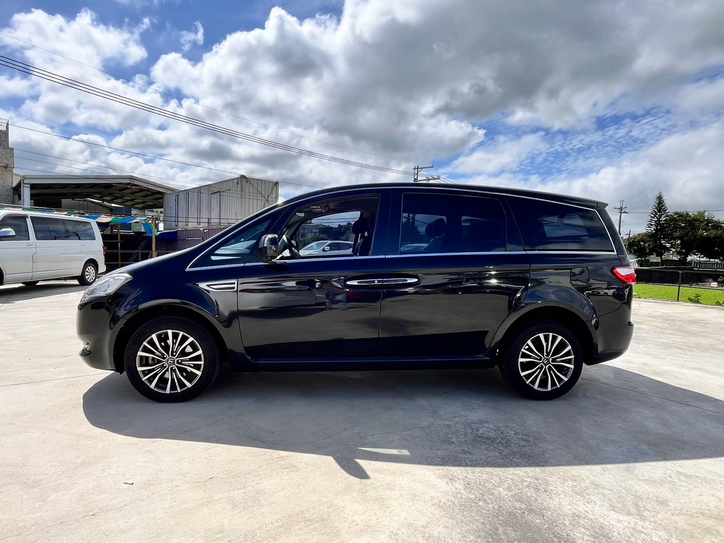 LUXGEN M7 舒適八人座 2019 Image 7