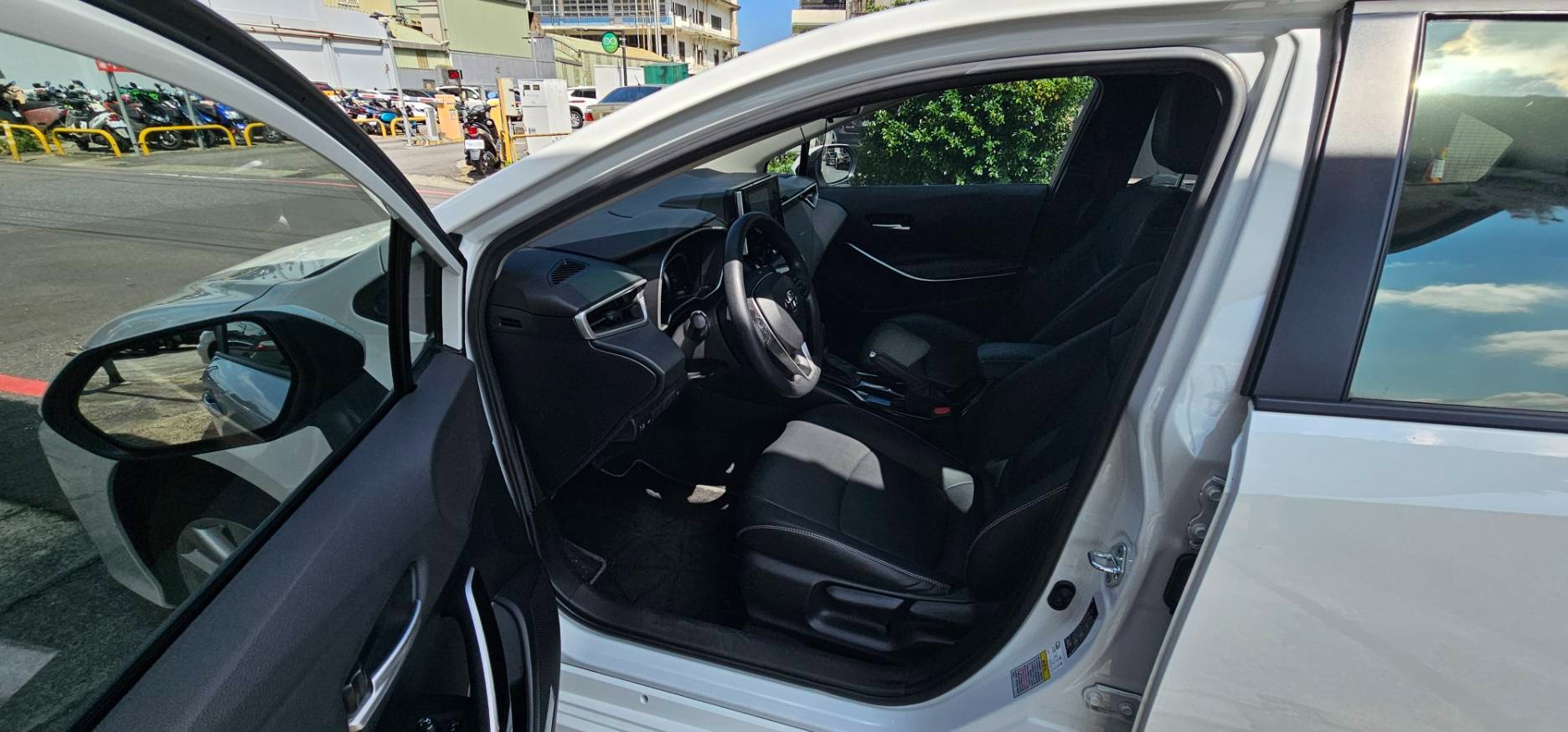 TOYOTA ALTIS 1.8L 豪華 2023 Image 9