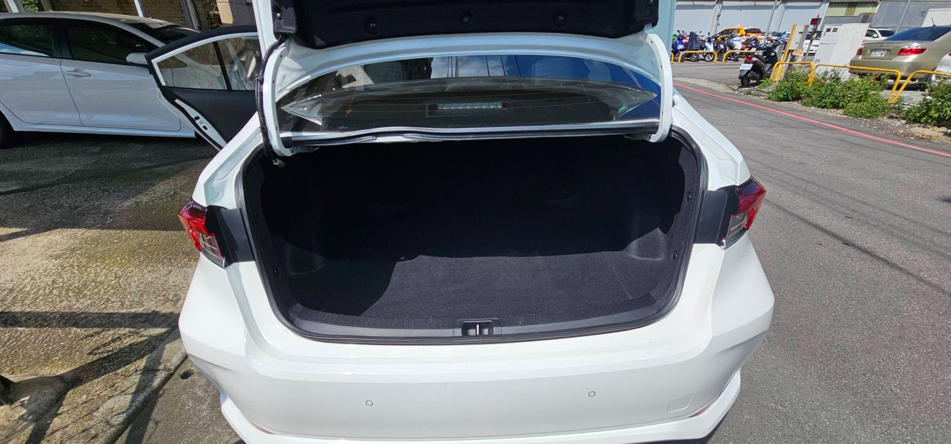 TOYOTA ALTIS 1.8L 豪華 2023 Image 11