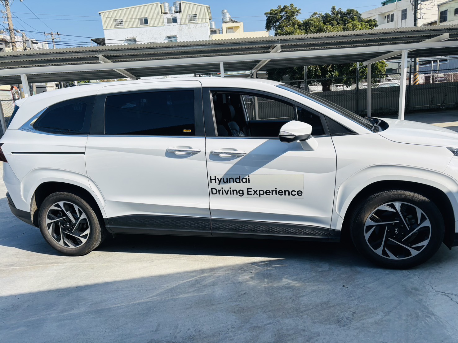 Hyundai Custin2.0 C 2022 Image 3
