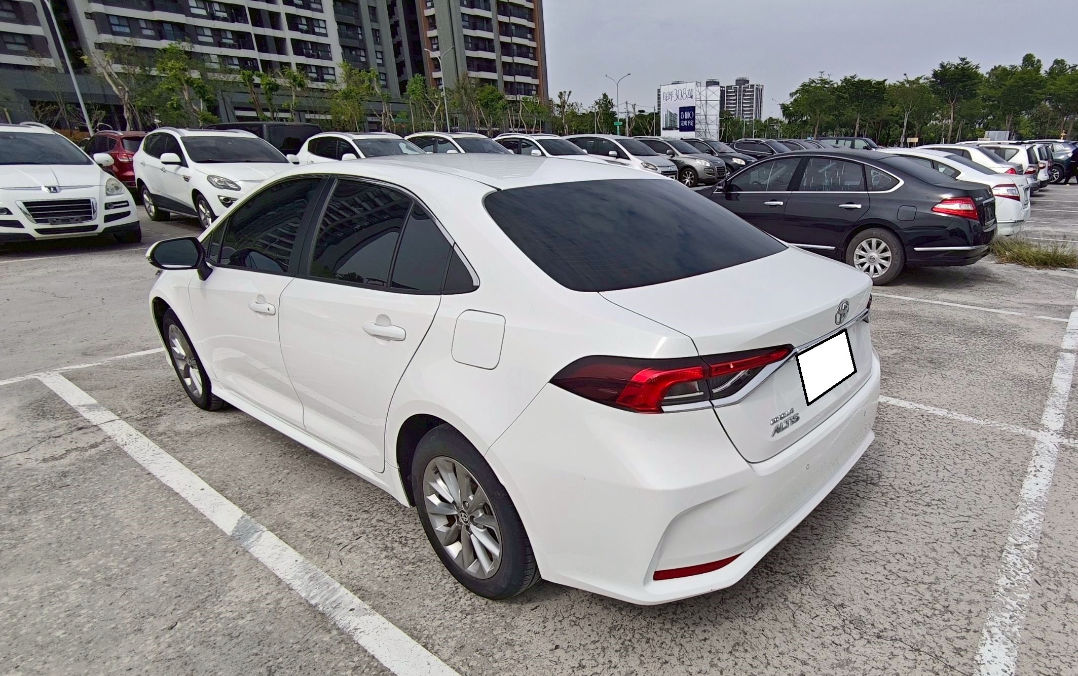 TOYOTA ALTIS 1.8 2022 Image 4