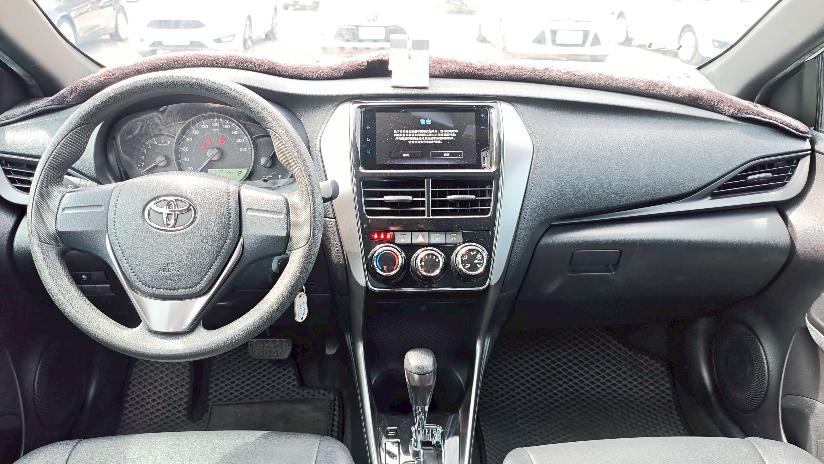 TOYOTA YARIS 1.5 2022 Image 11
