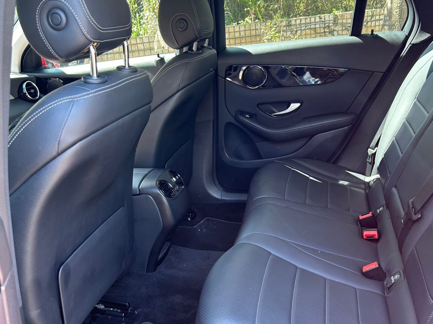 Mercedes-Benz GLC200 2.0L 2018 Image 9