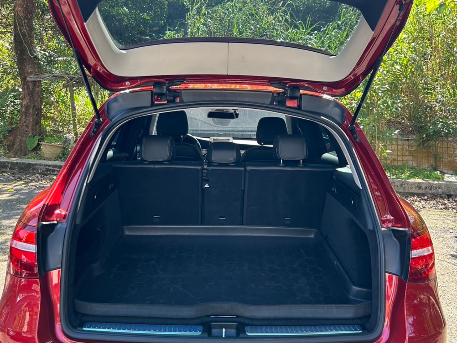 Mercedes-Benz GLC200 2.0L 2018 Image 10