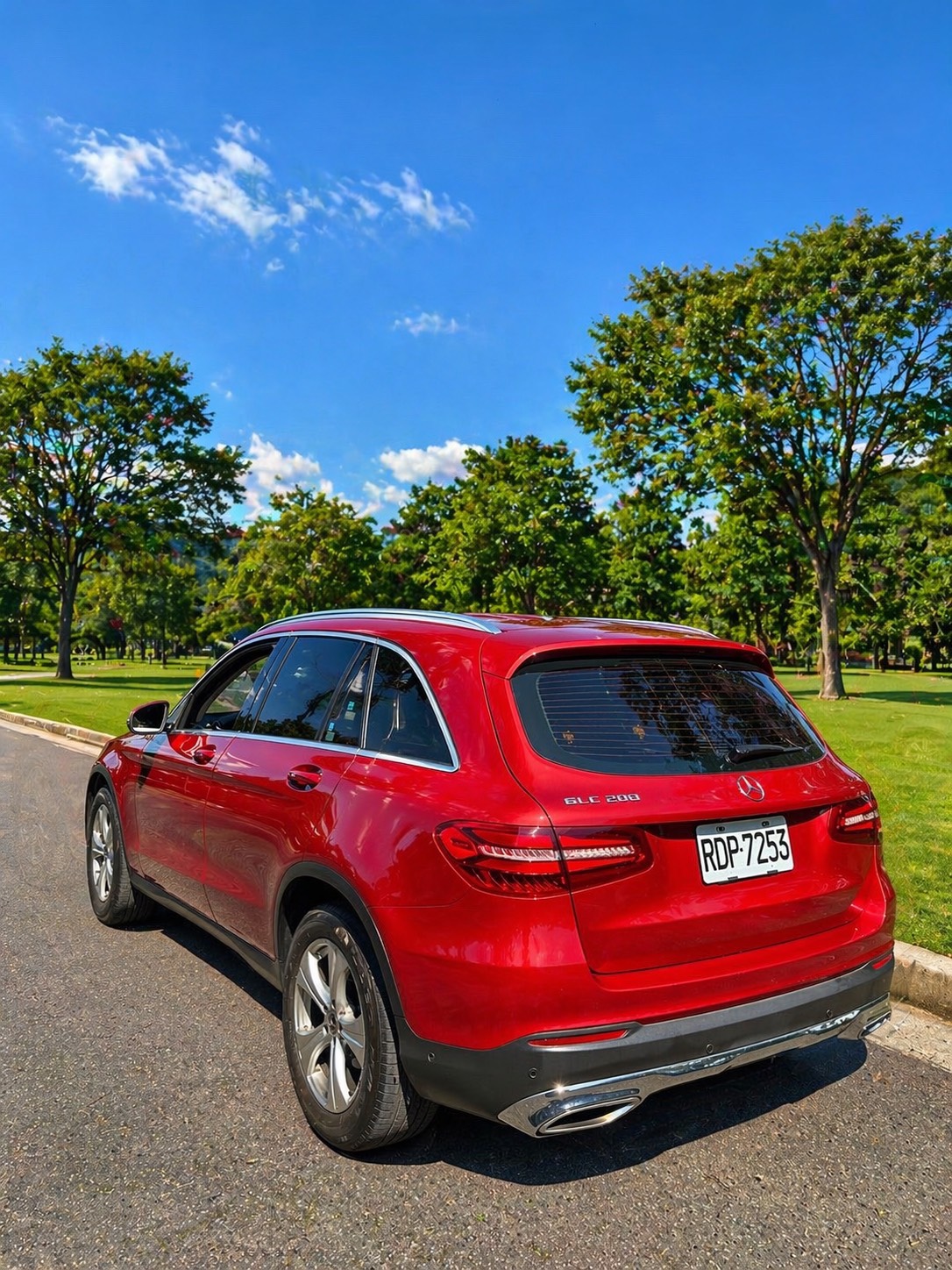 Mercedes-Benz GLC200 2.0L 2018 Image 2