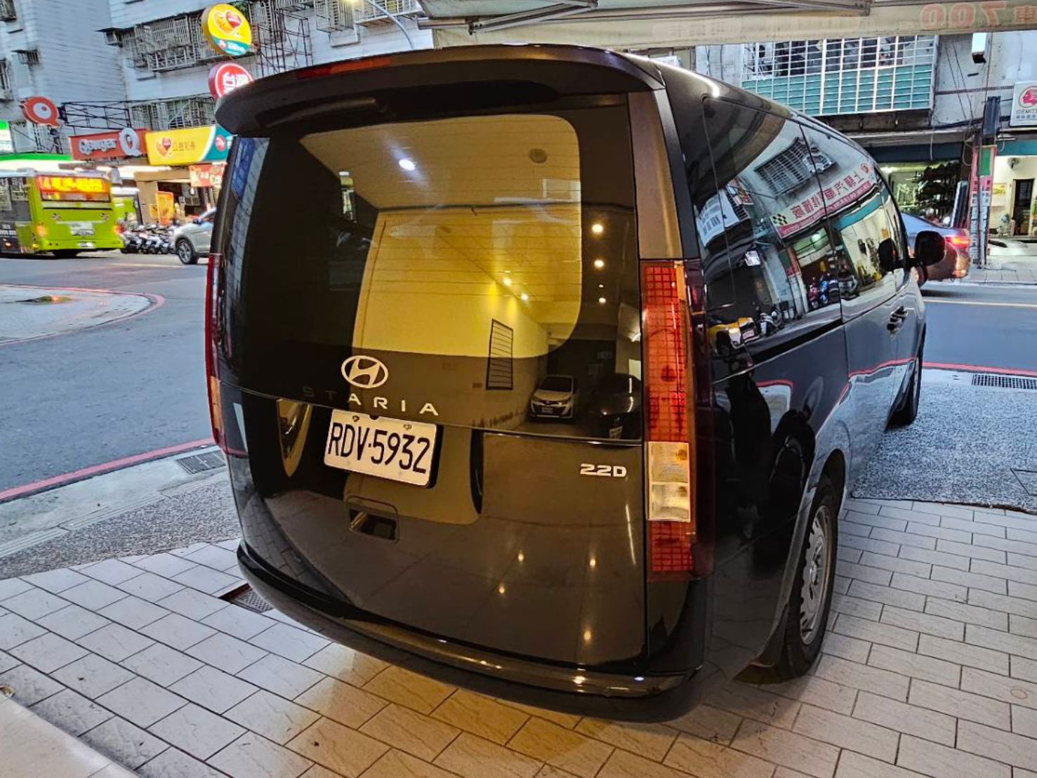 Hyundai STARIA GLD-A 2024 Image 5