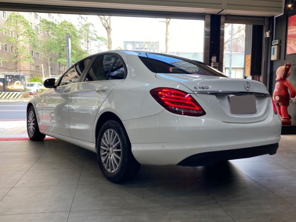 Mercedes-Benz C-Class C180 2015 Image 4