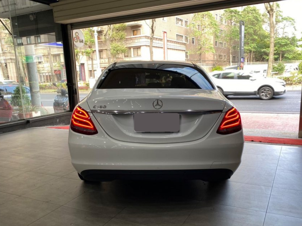 Mercedes-Benz C-Class C180 2015 Image 5