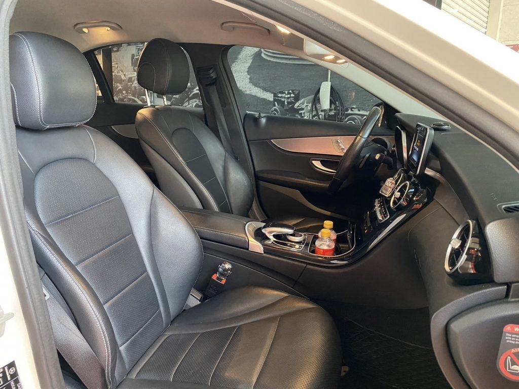 Mercedes-Benz C-Class C180 2015 Image 9