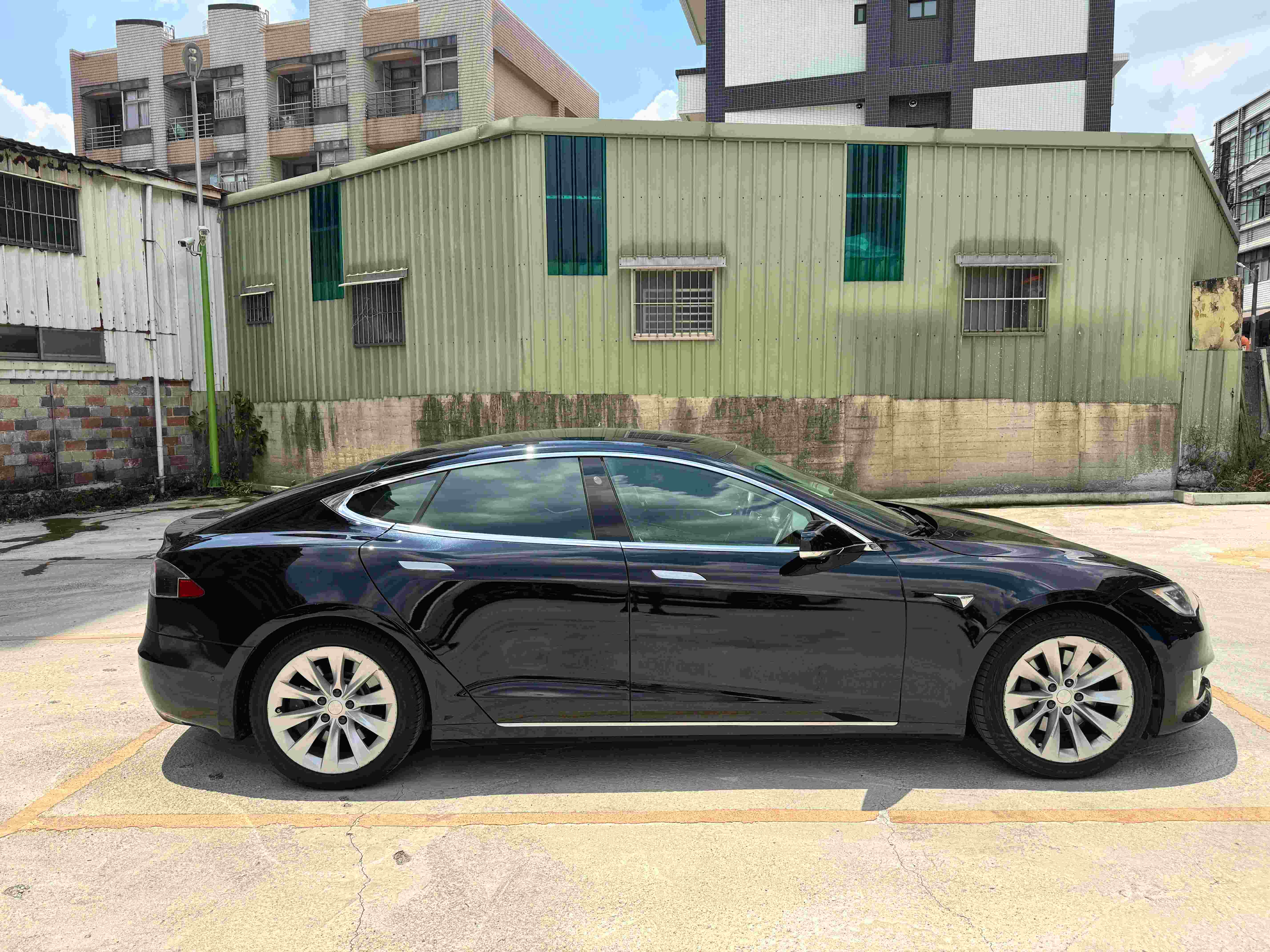 Tesla Model S 75 2017 Image 3