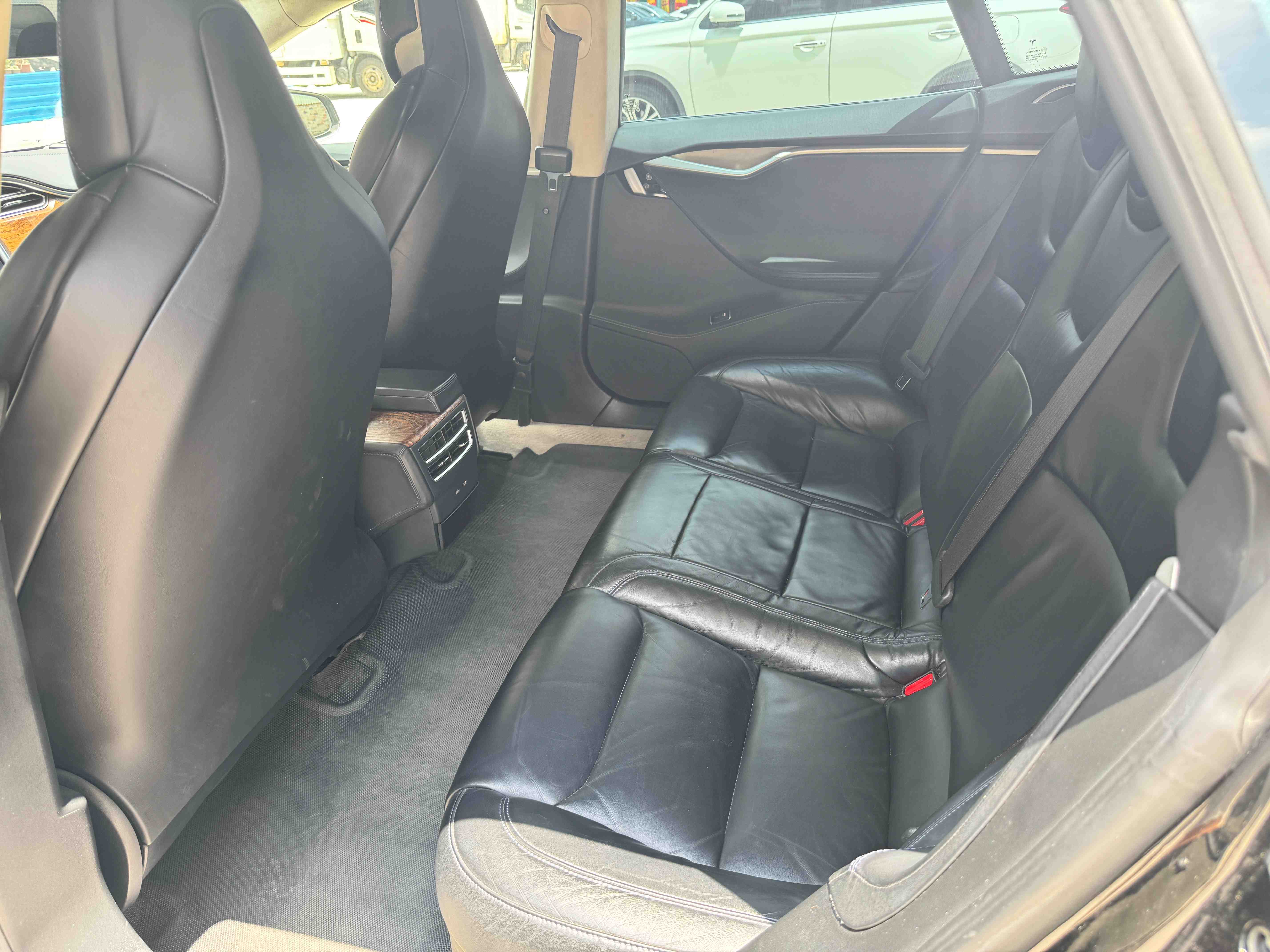 Tesla Model S 75 2017 Image 9