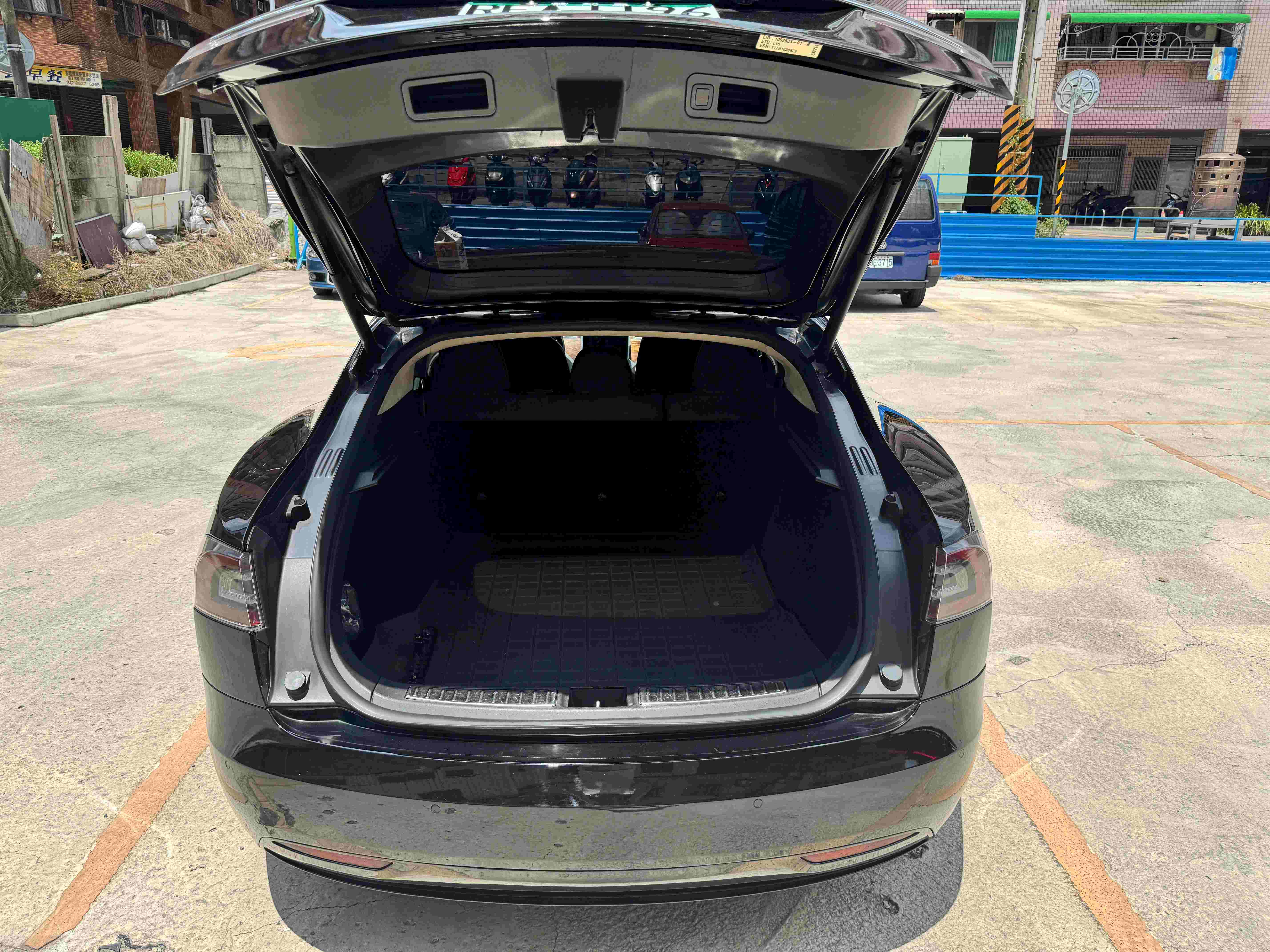 Tesla Model S 75 2017 Image 10