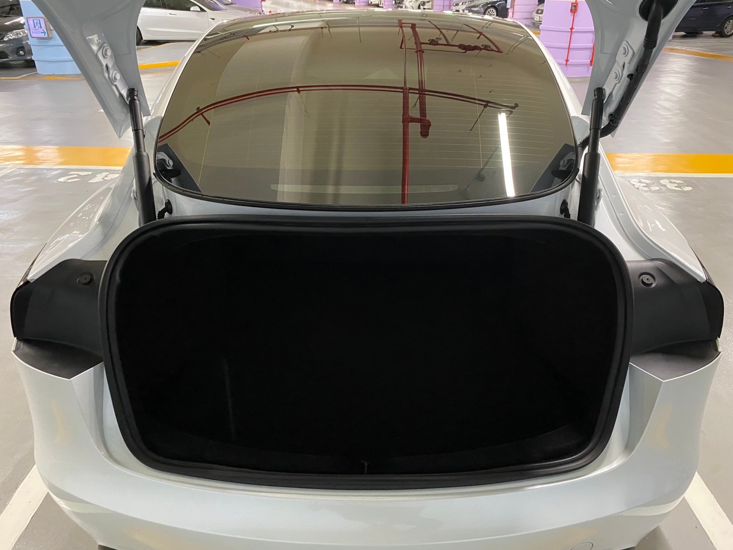 Tesla Model 3 煥新版 SR 2024 Image 12