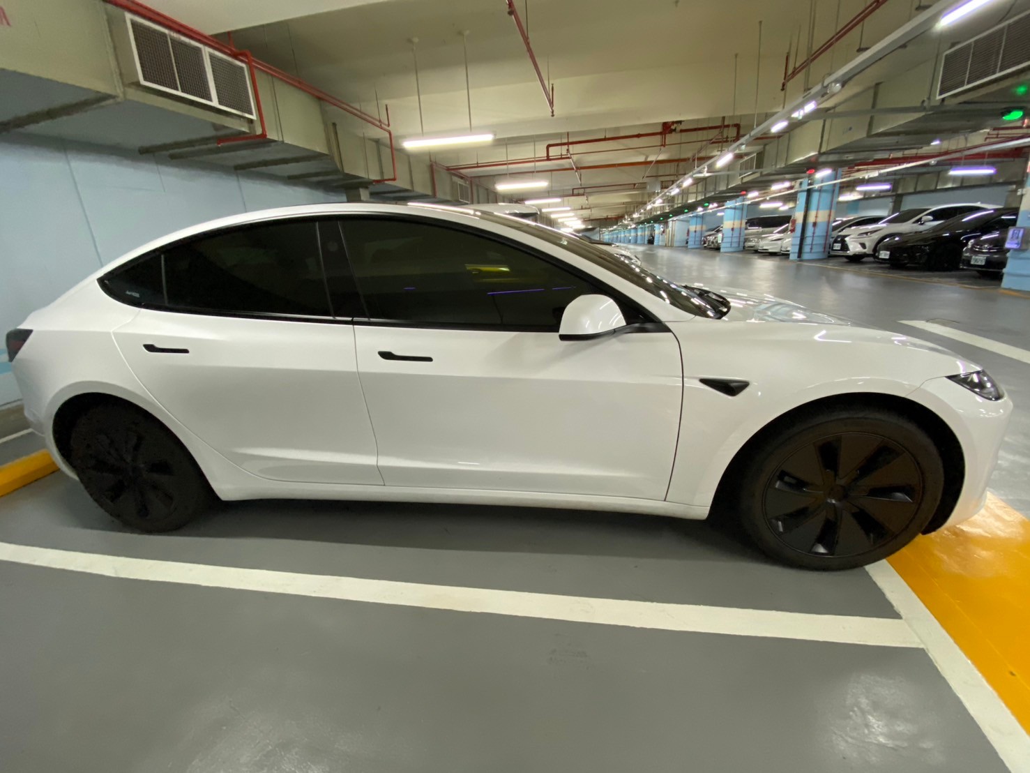 Tesla Model 3 煥新版 SR 2024 Image 4