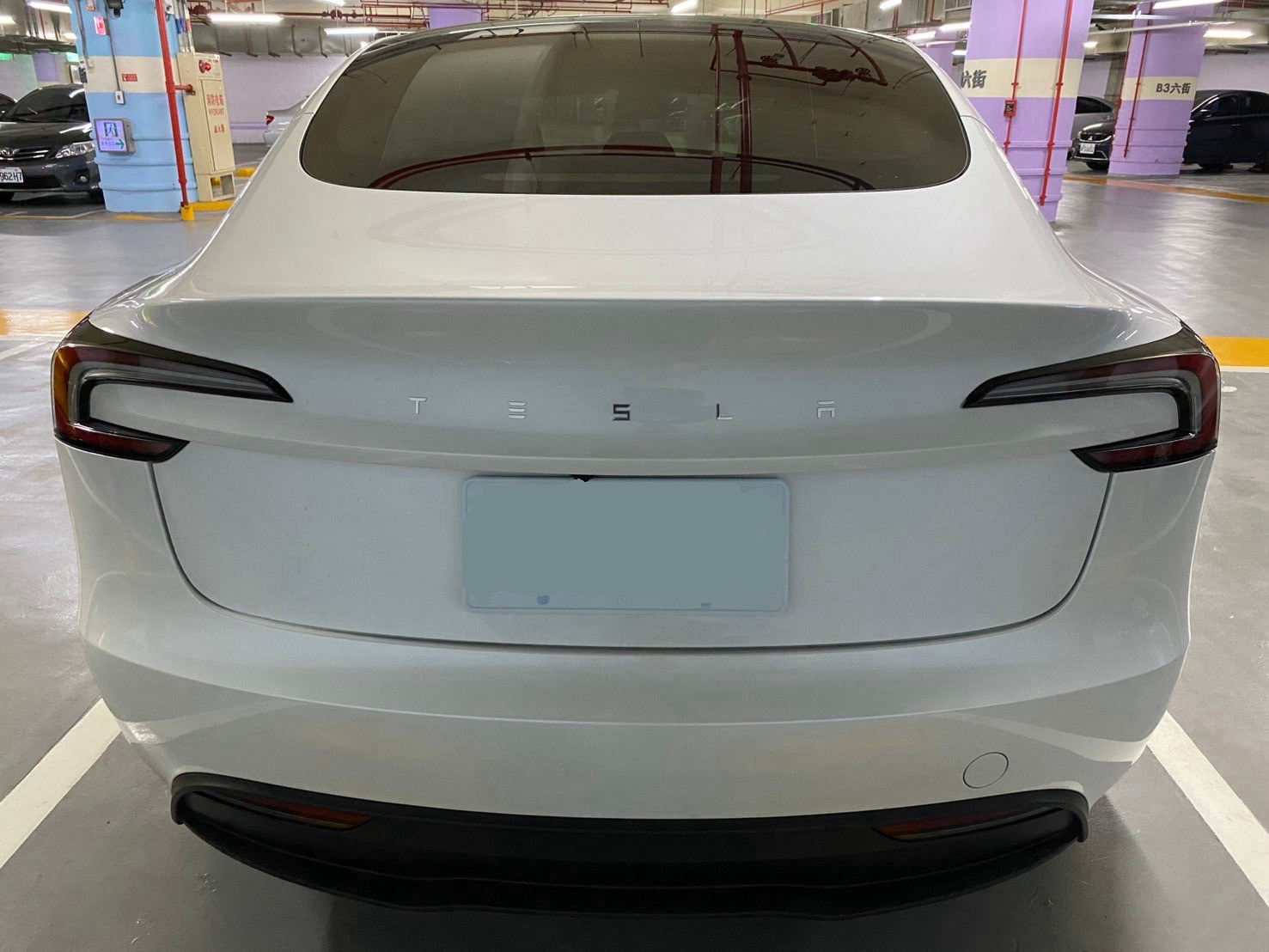 Tesla Model 3 煥新版 SR 2024 Image 6