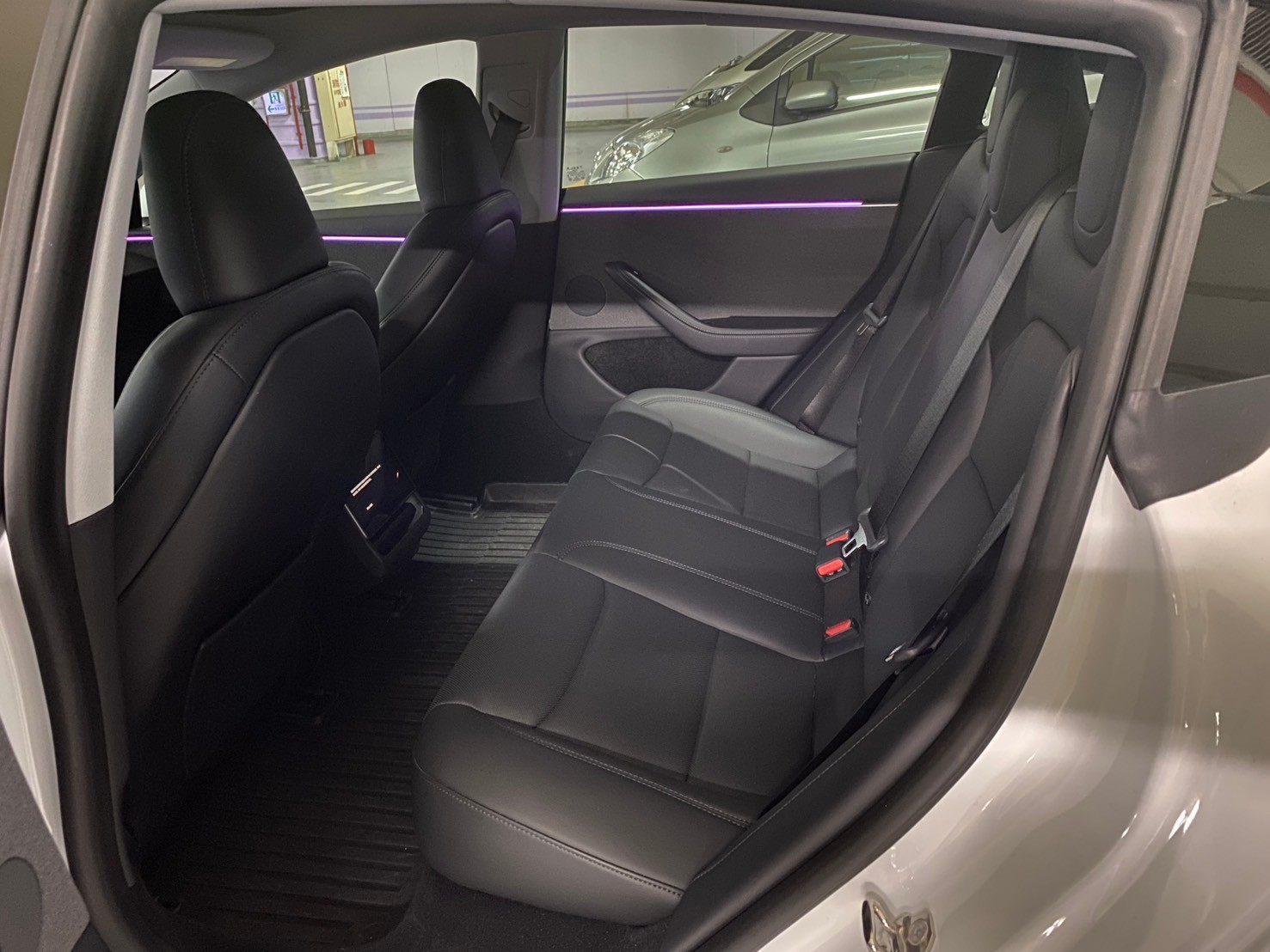 Tesla Model 3 煥新版 SR 2024 Image 11