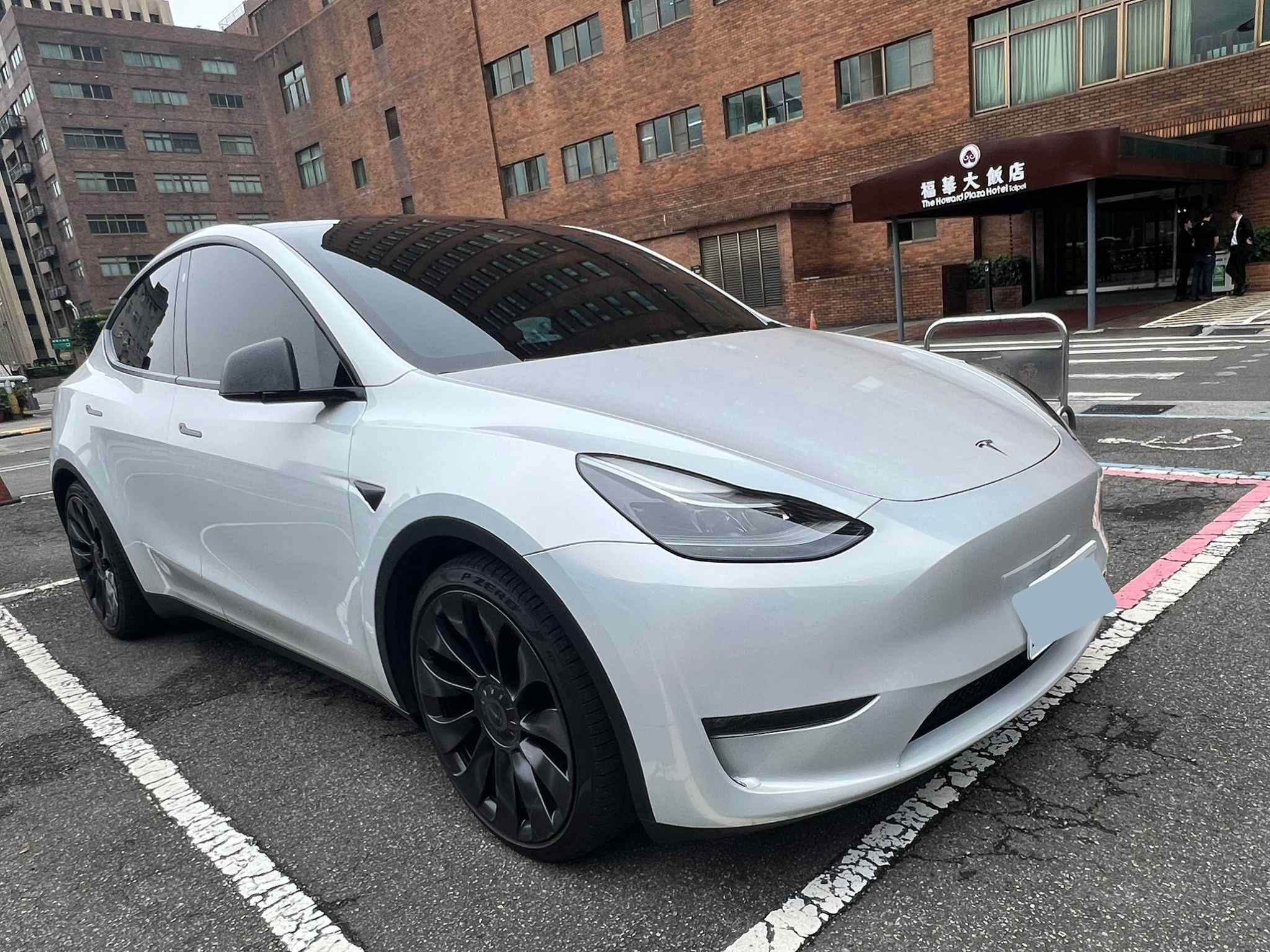 Tesla Model Y Performance+EAP 2023 Image 1
