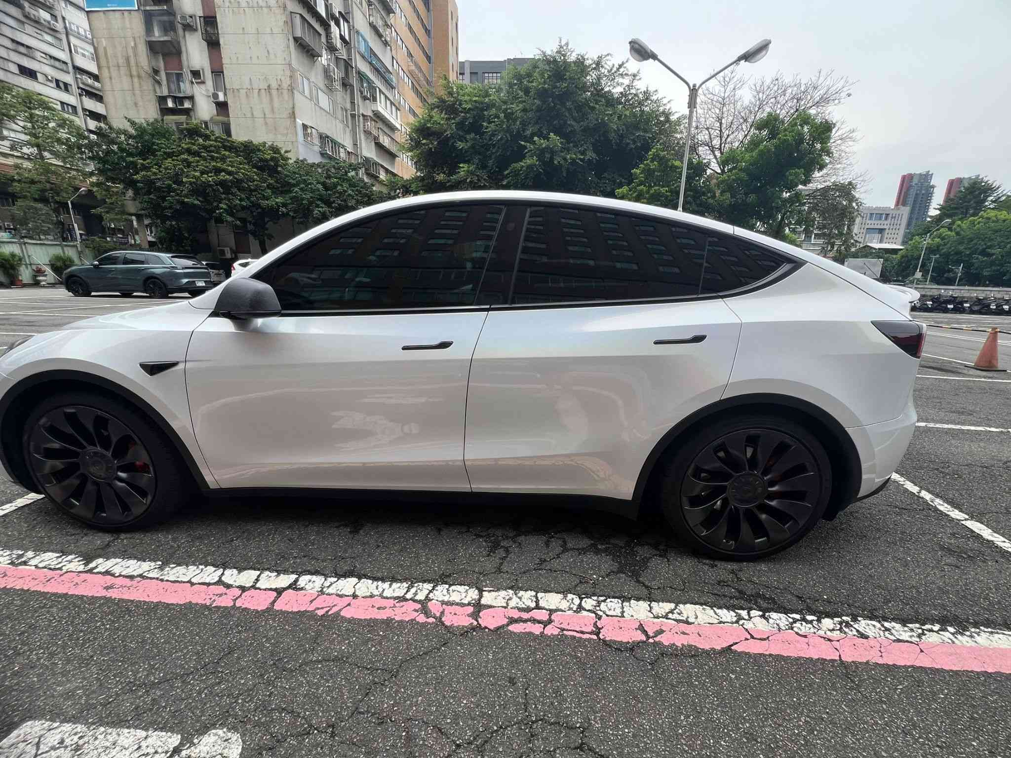 Tesla Model Y Performance+EAP 2023 Image 7