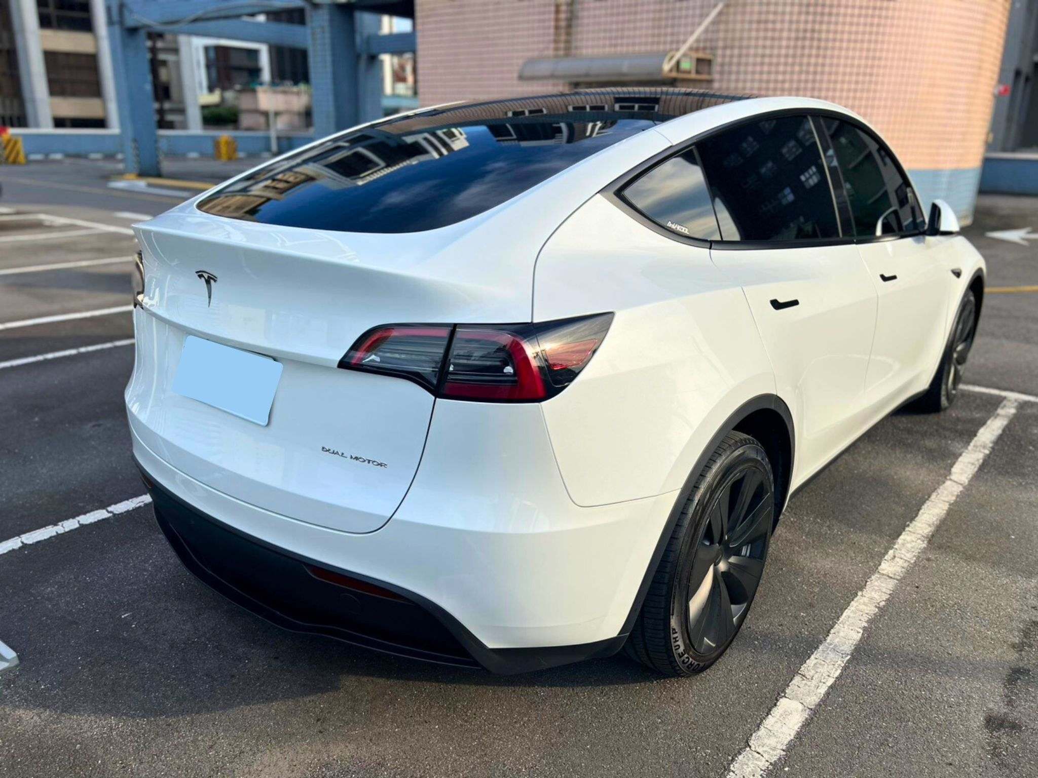 Tesla Model Y LR+EAP 2022 Image 4
