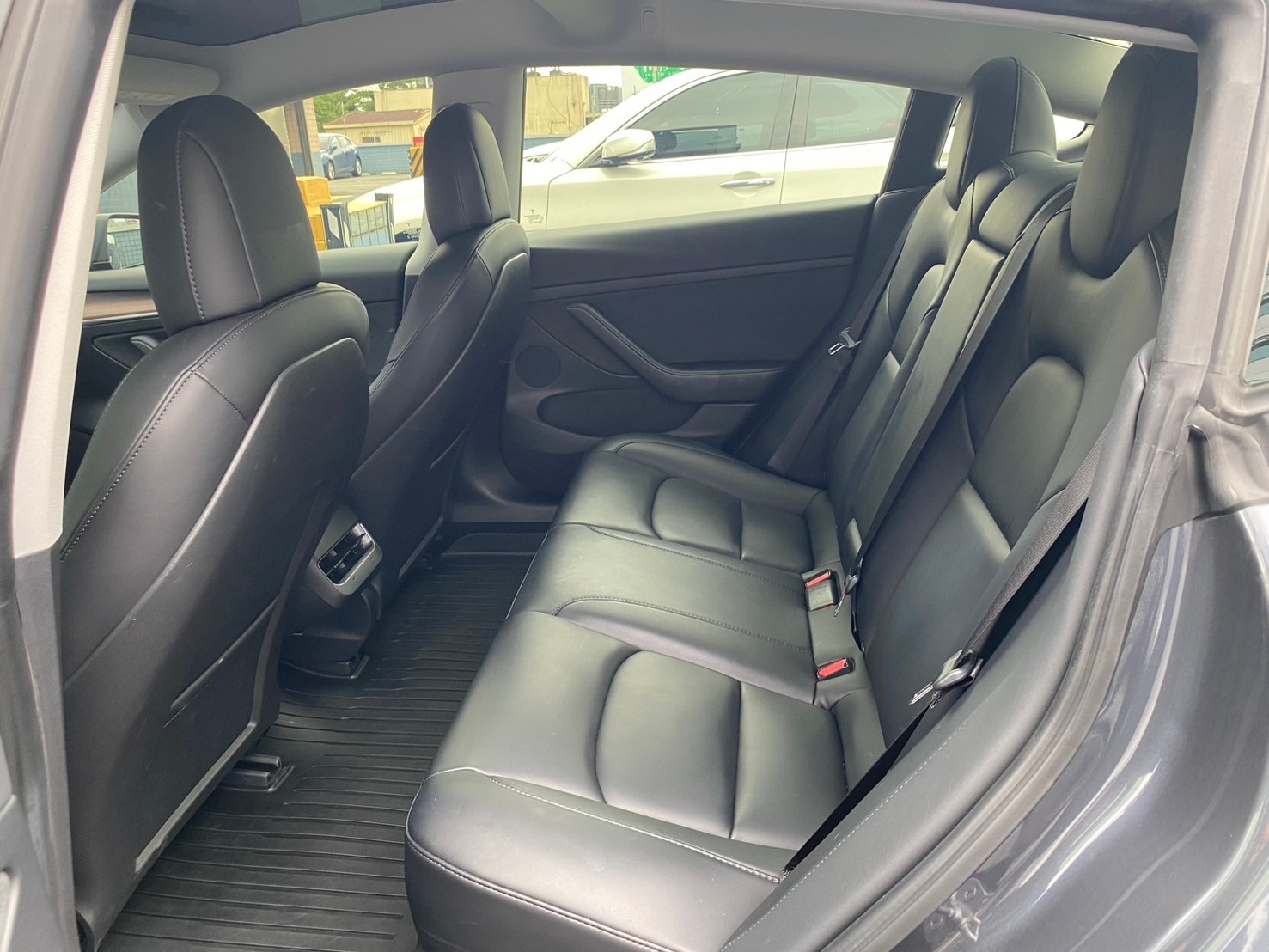 Tesla Model 3 SR 2021 Image 10