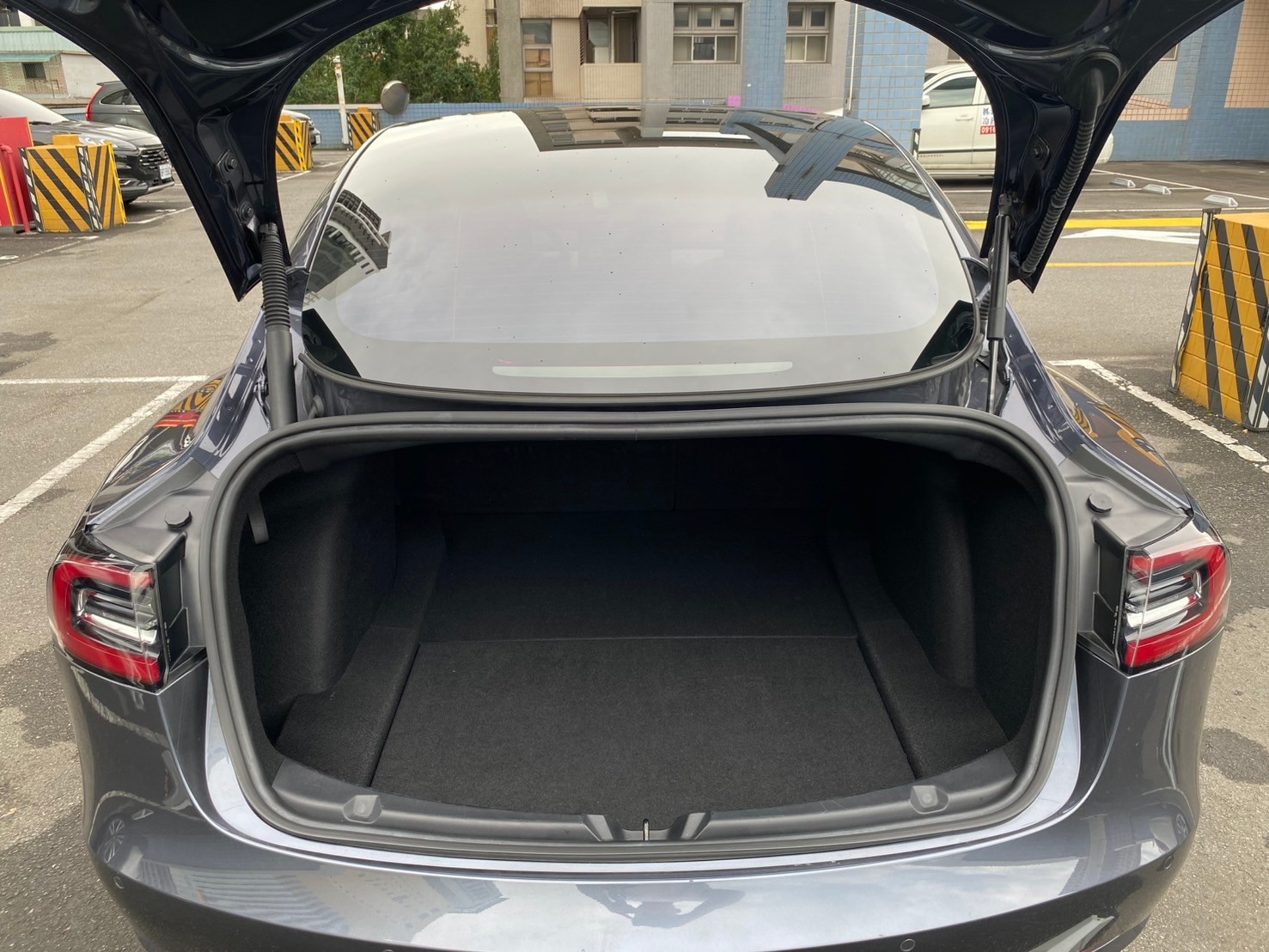 Tesla Model 3 SR 2021 Image 11