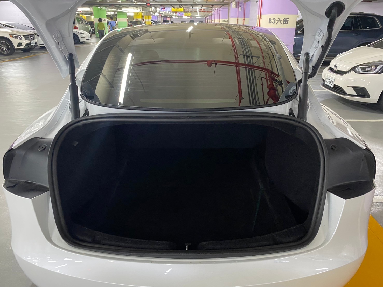 Tesla Model 3 煥新版SR 2024 Image 12