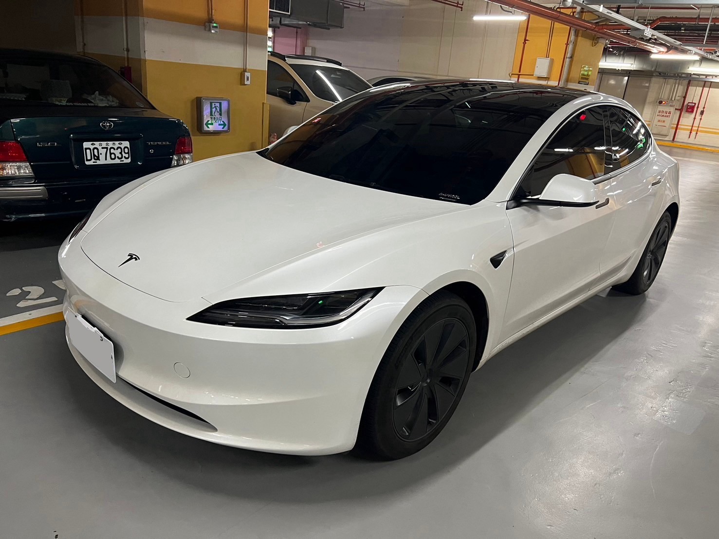 Tesla Model 3 煥新版SR 2024 Image 3