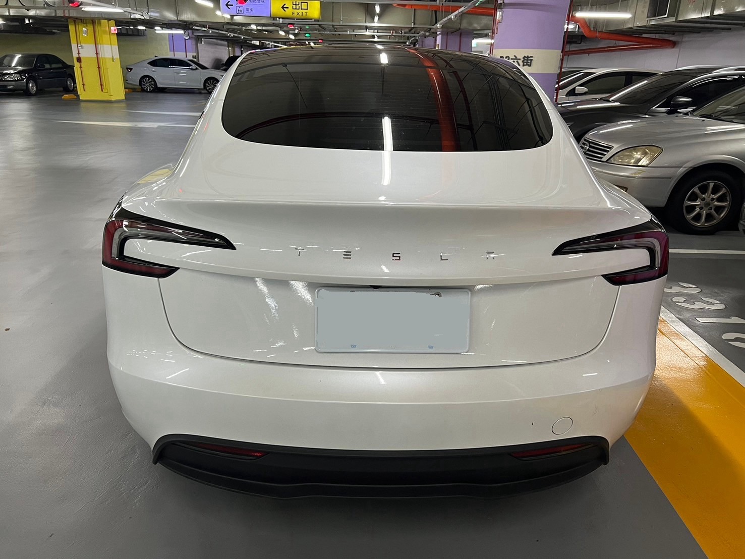 Tesla Model 3 煥新版SR 2024 Image 6