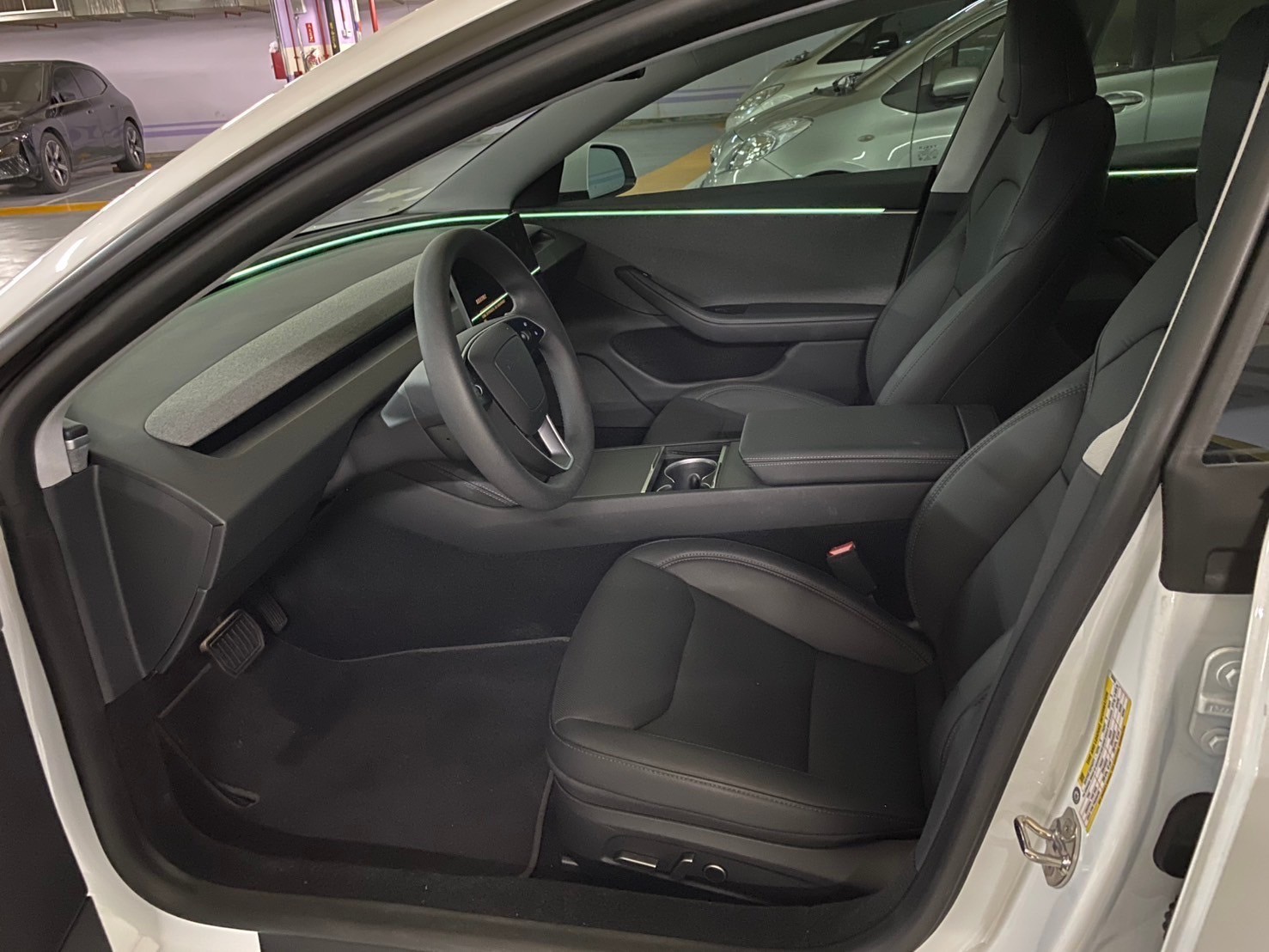 Tesla Model 3 煥新版SR 2024 Image 10