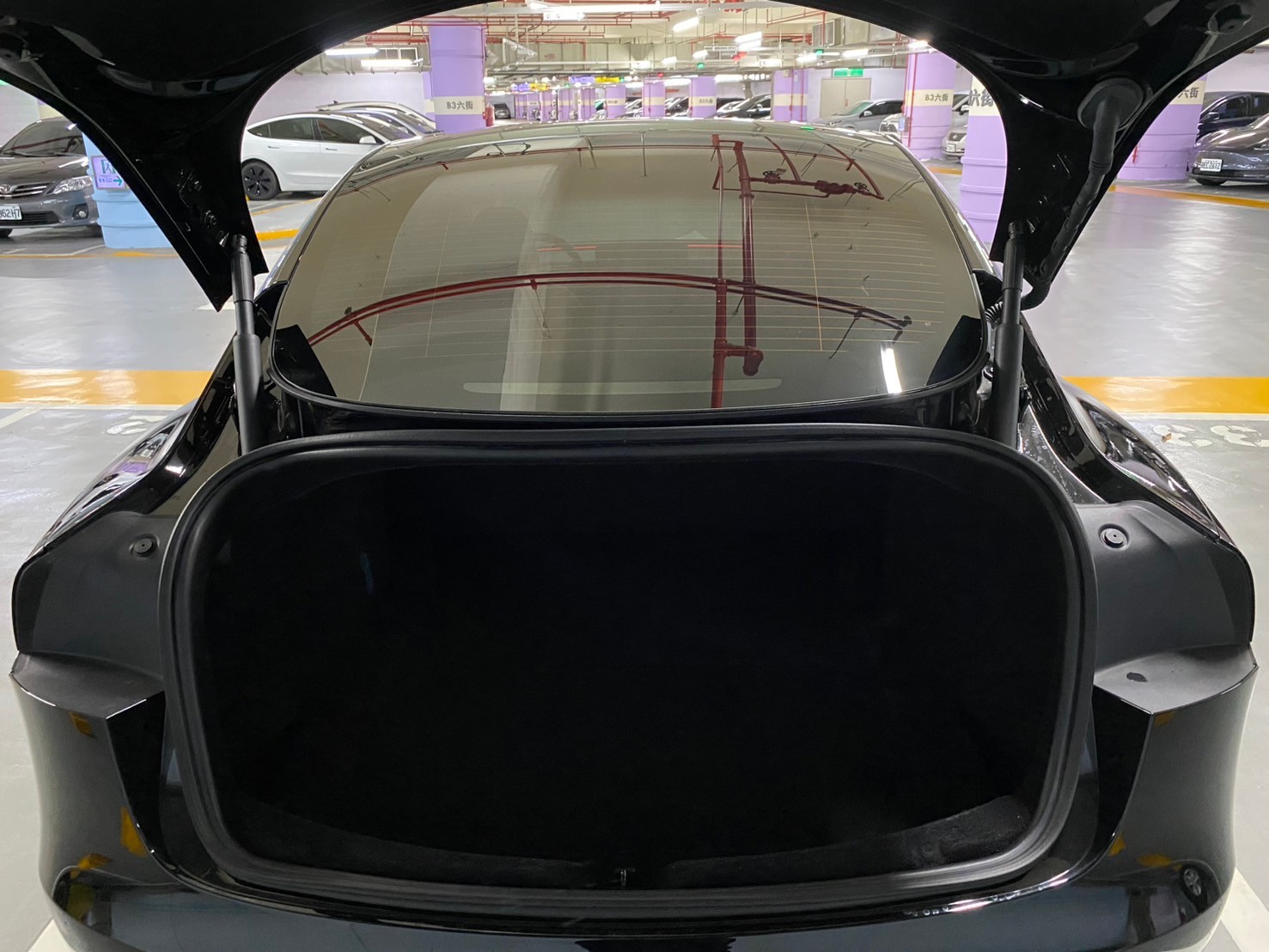 Tesla Model 3 煥新版 SR 2024 Image 11