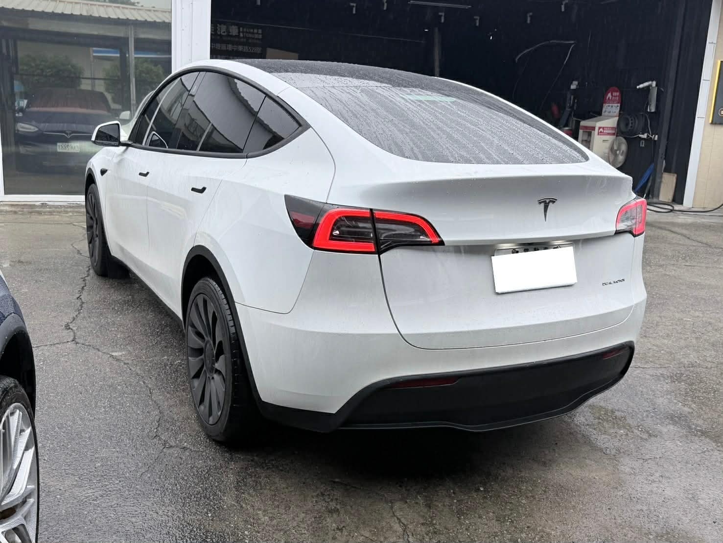 Tesla Model Y LR 2022 Image 1