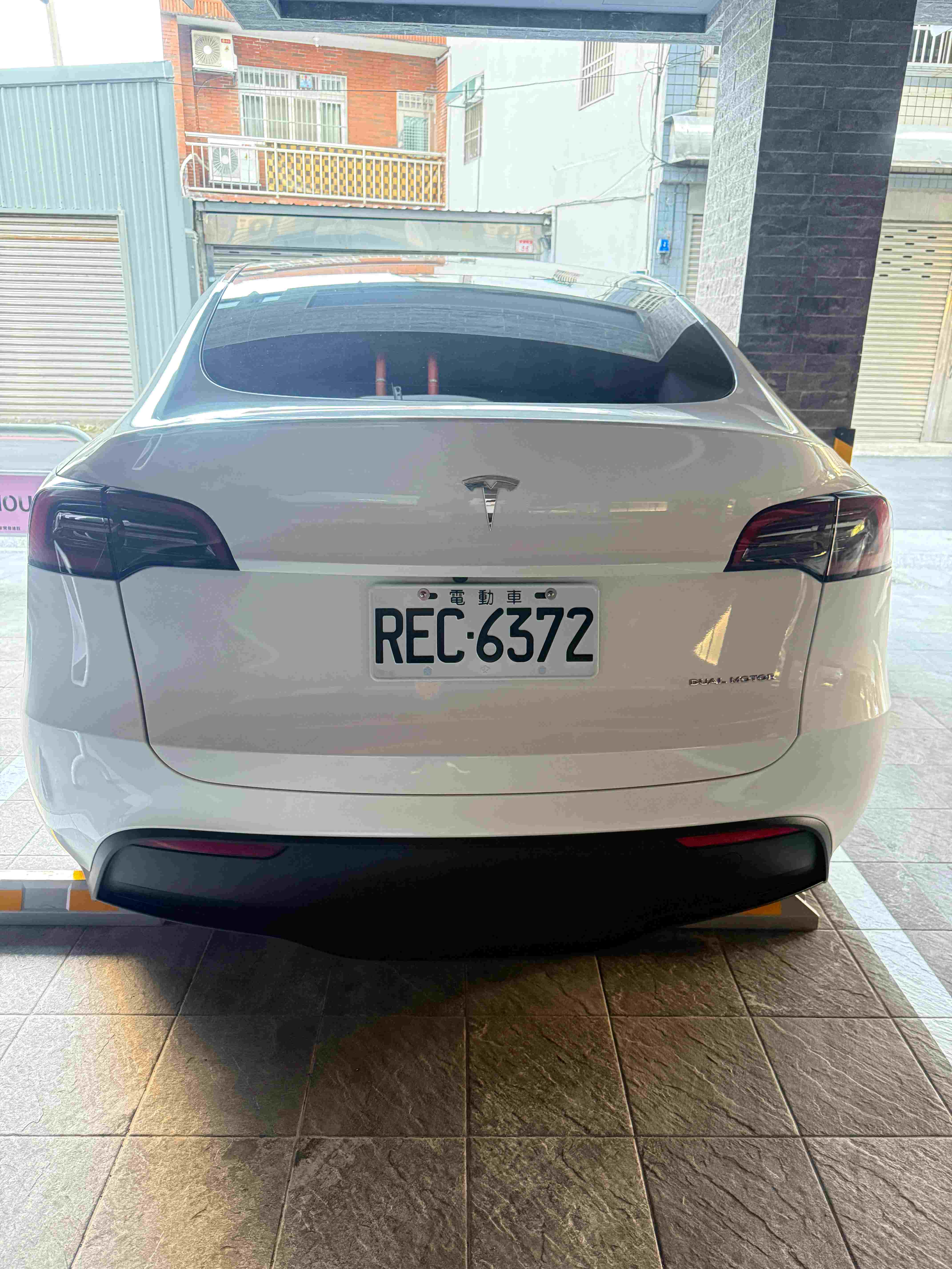 Tesla Model Y LR 2022 Image 3