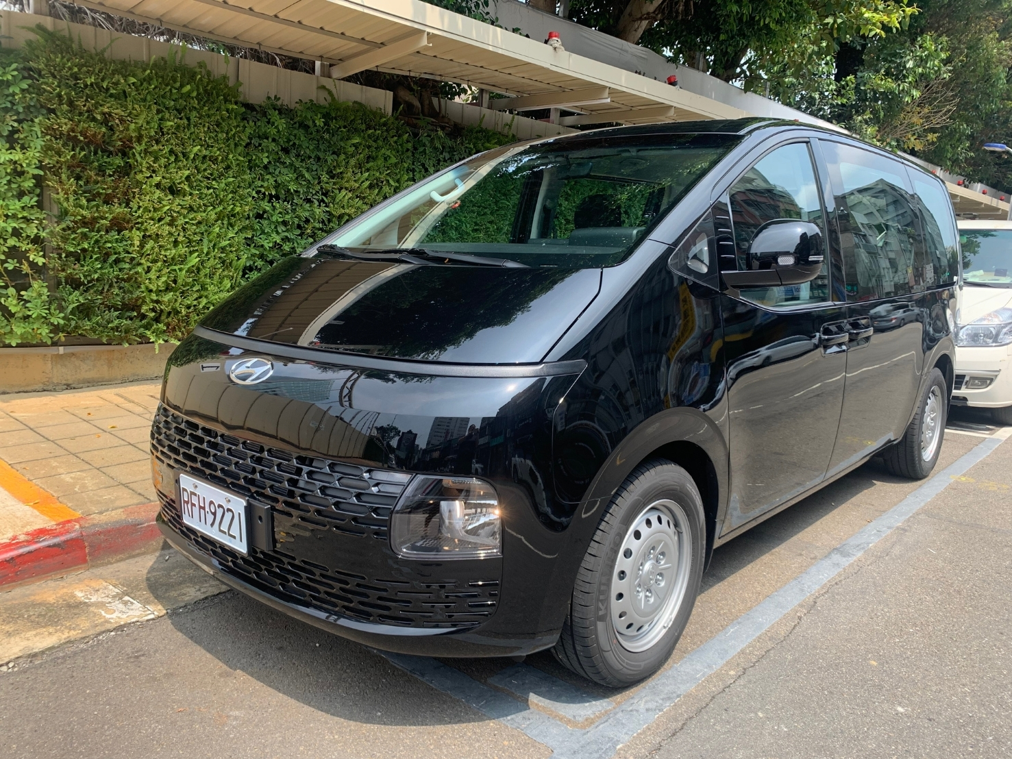 Hyundai STARIA-A GLD-A 2024 Image 0