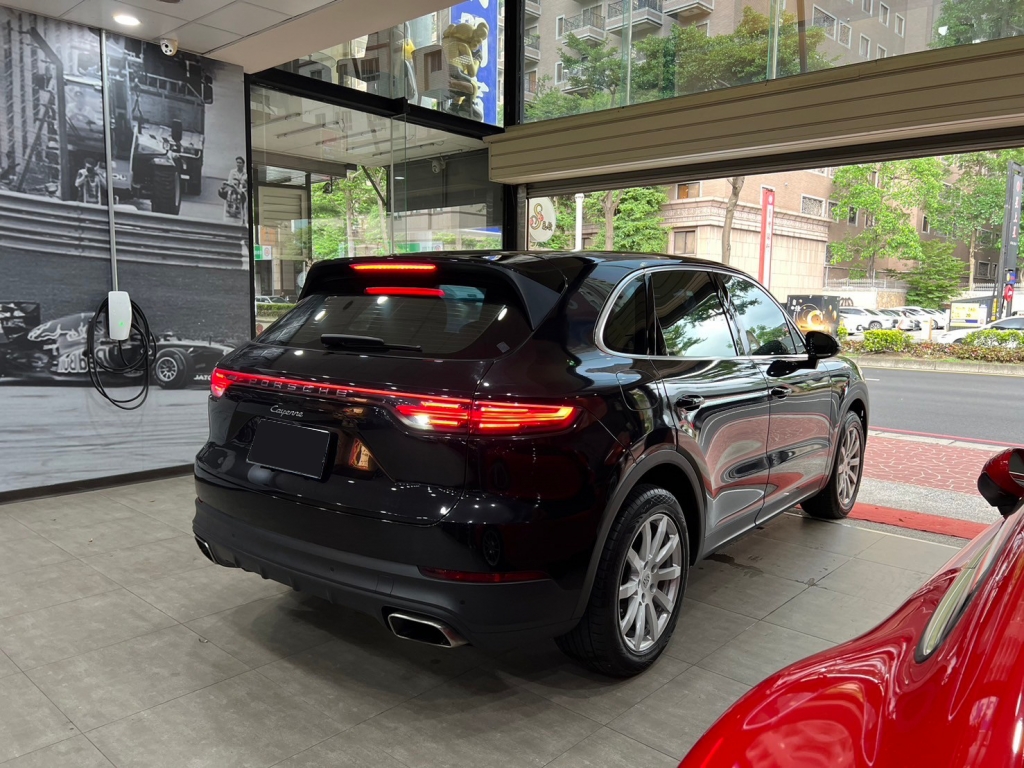 Porsche Cayenne  2018 Image 2