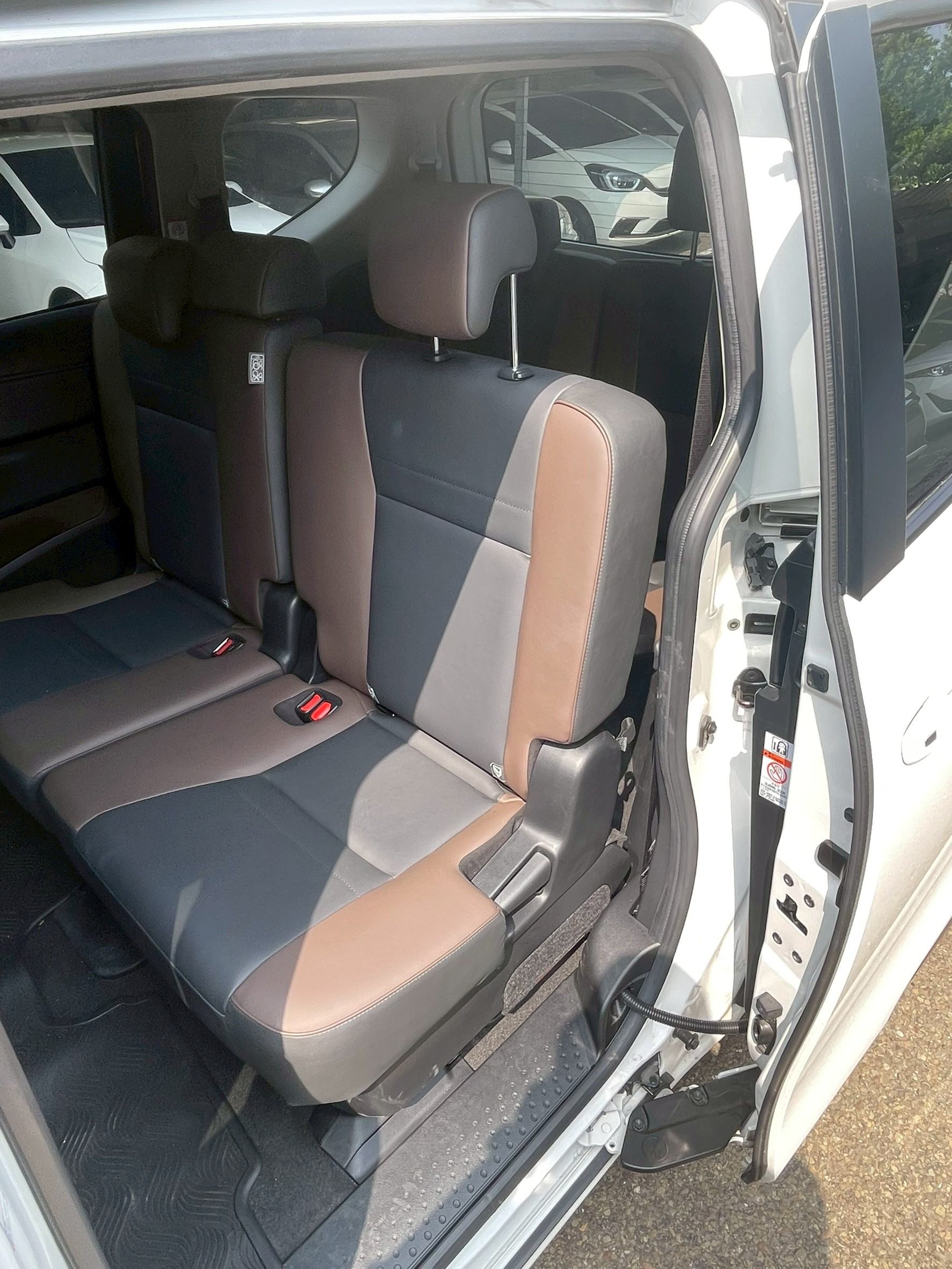 TOYOTA SIENTA 7人座 2024 Image 9