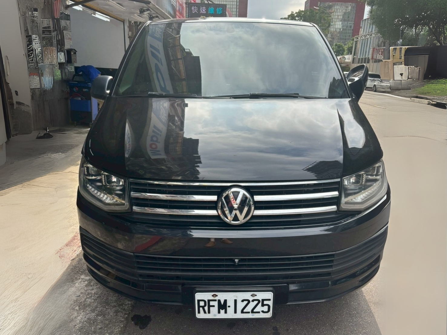 Volkswagen CARAVELLE 2.0 TDI 2018 Image 1